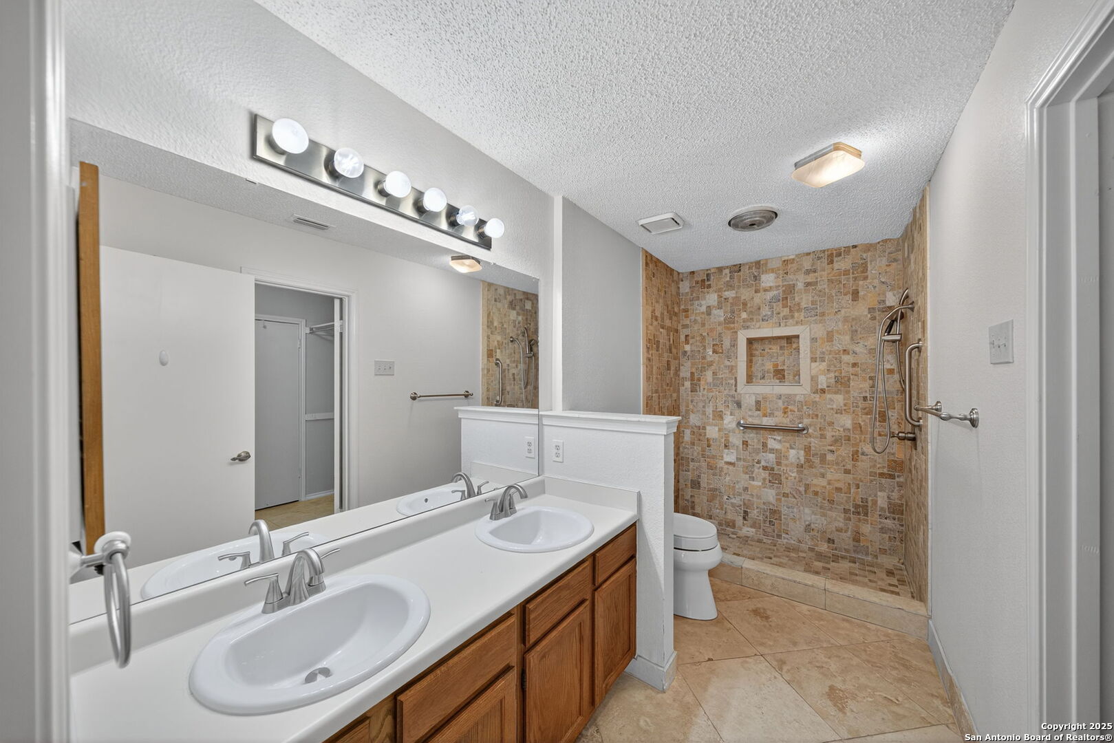 13610 Forest Rock