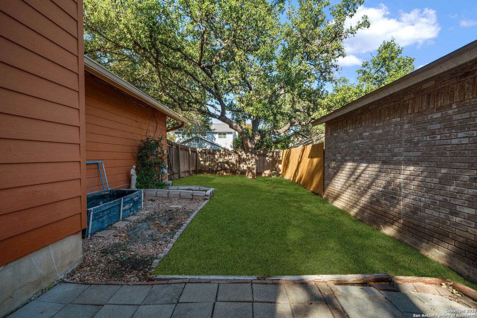 13610 Forest Rock