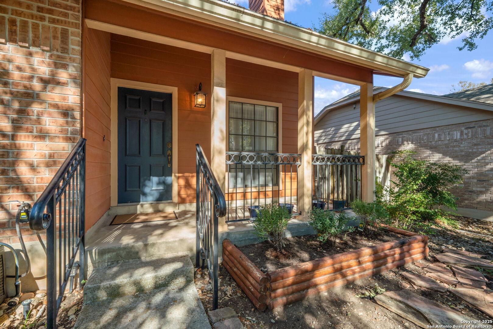 13610 Forest Rock
