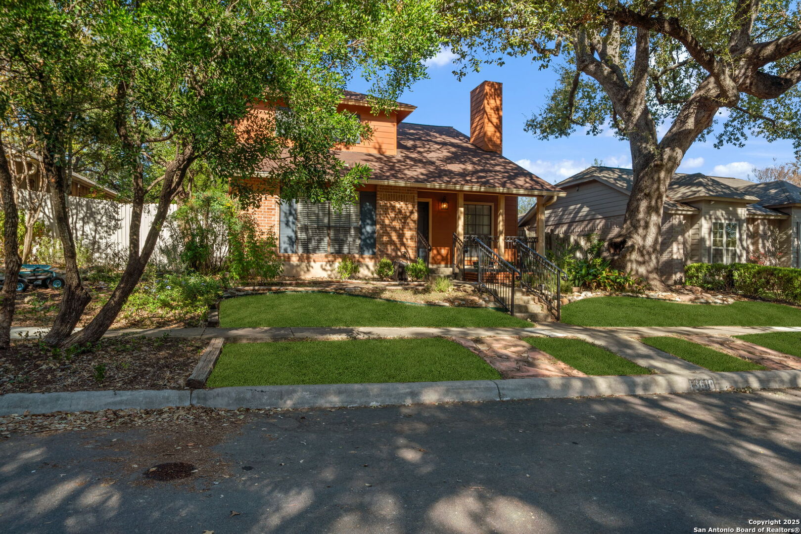 13610 Forest Rock