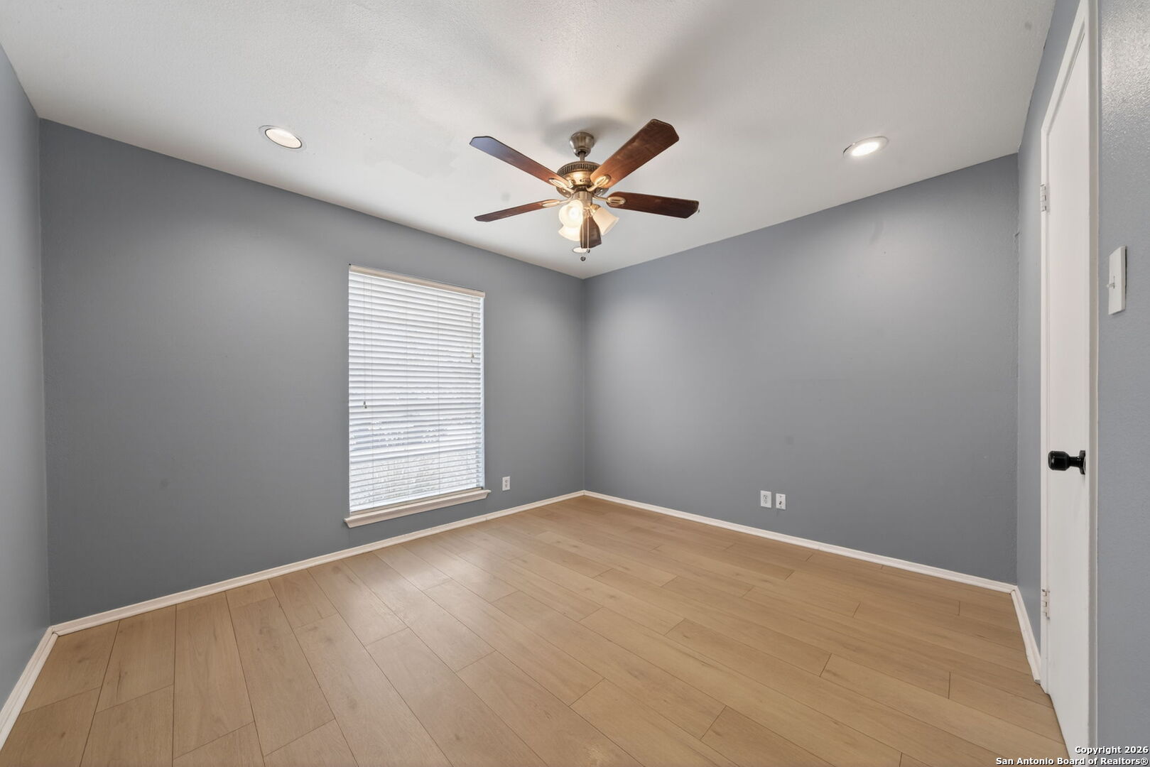 2415 Moss Terrace