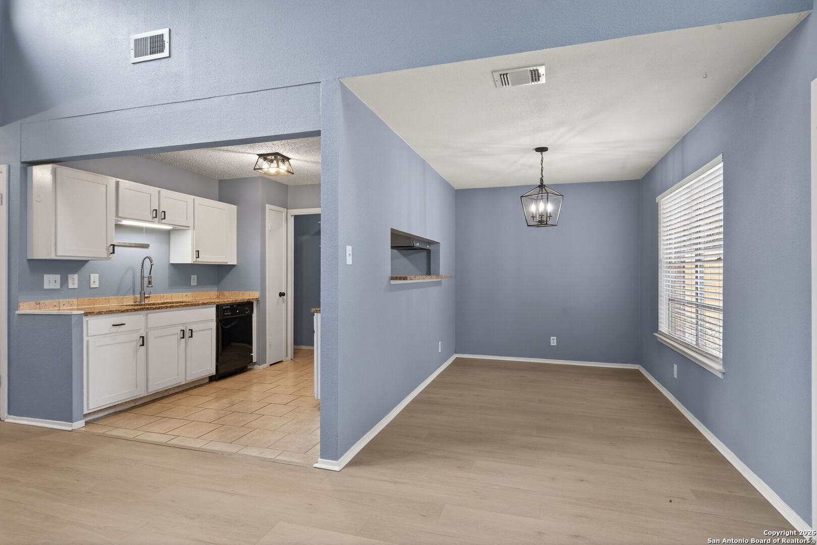 2415 Moss Terrace