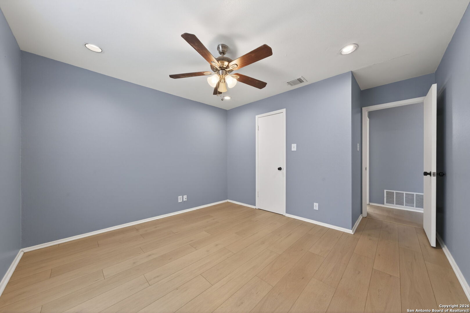 2415 Moss Terrace