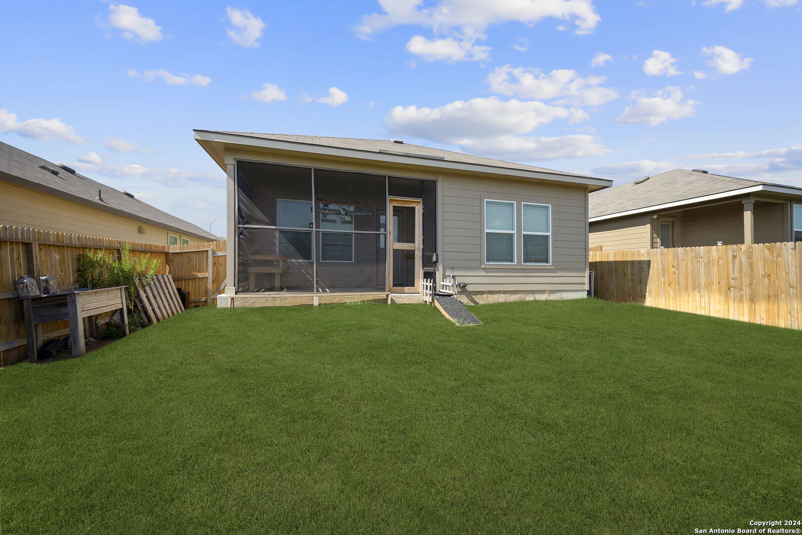 3727 PRAIRIE POND