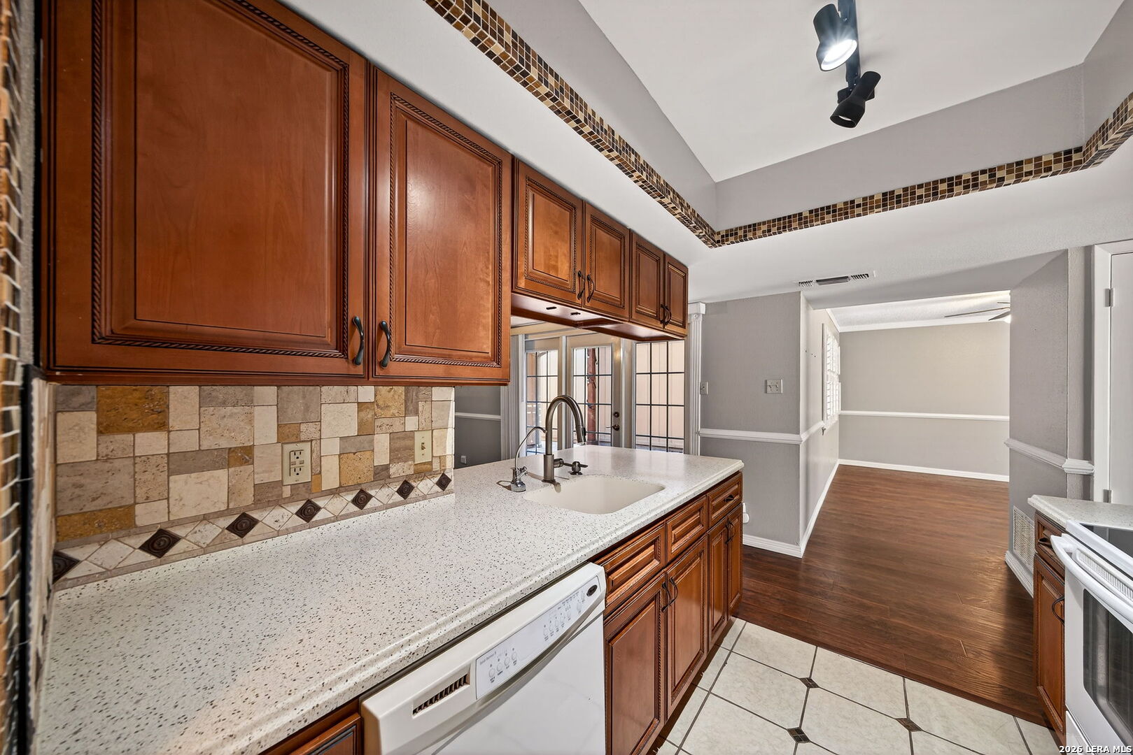 6750 Crown Ridge