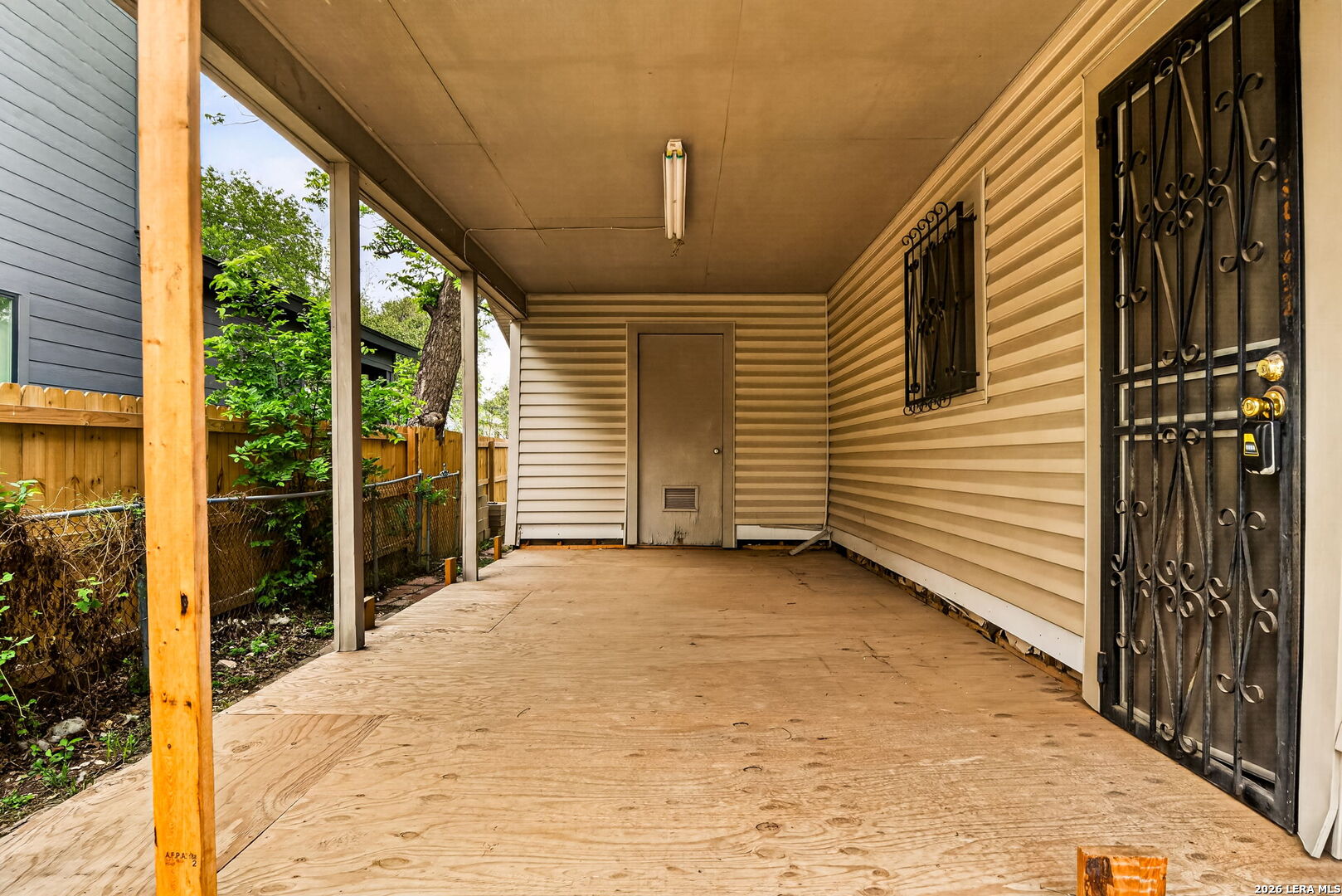 257 BANK ST