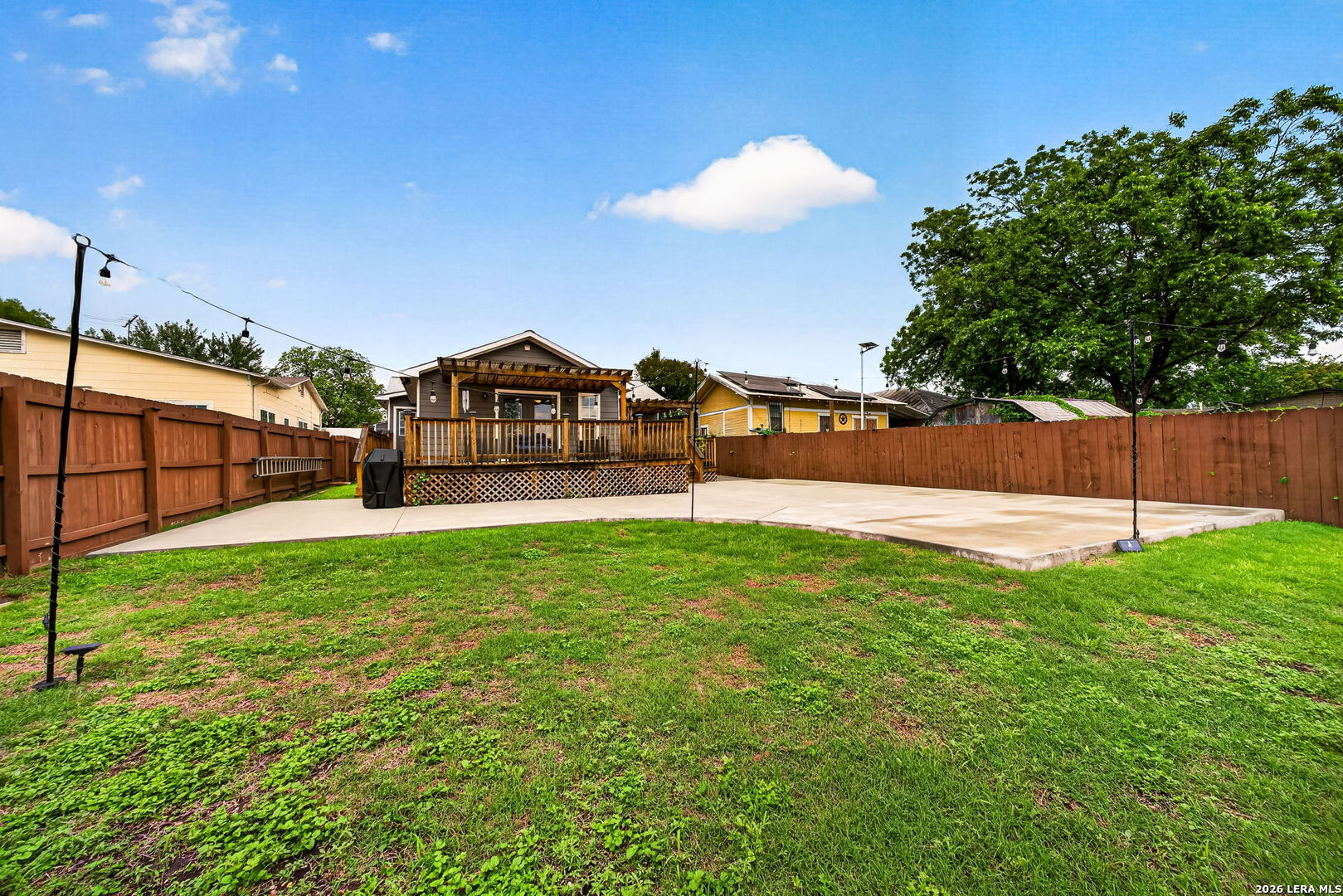 1910 W CRAIG PL