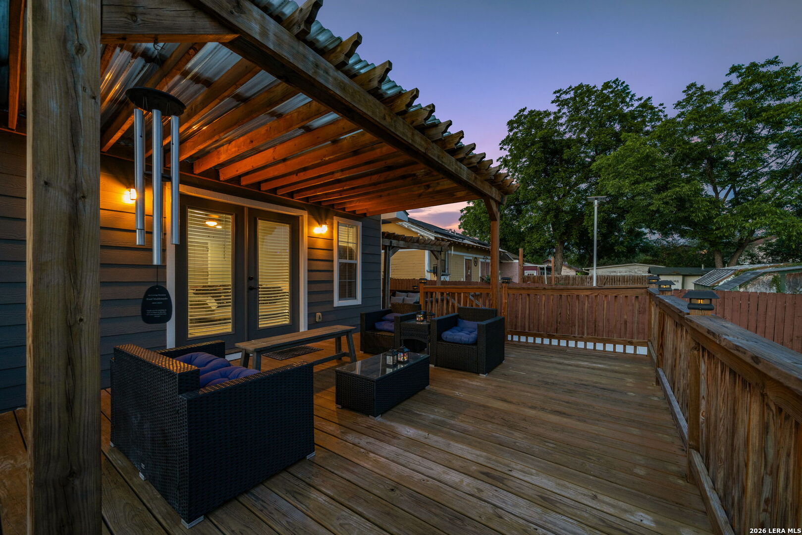1910 W CRAIG PL