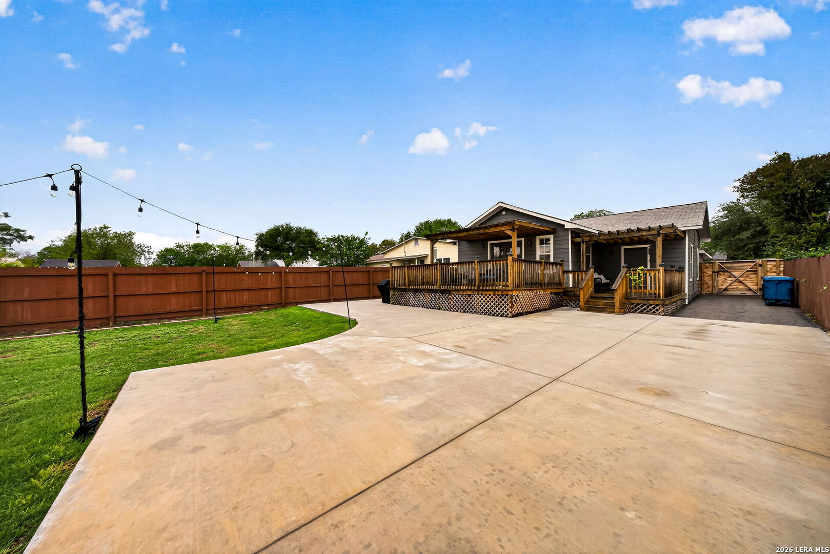 1910 W CRAIG PL