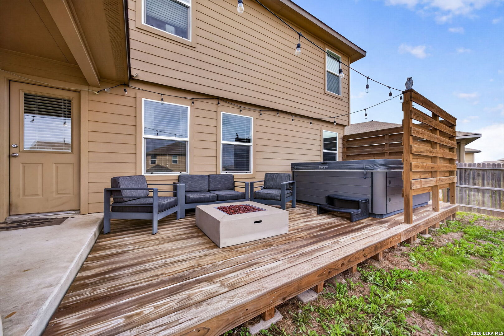 6434 Encore Oaks