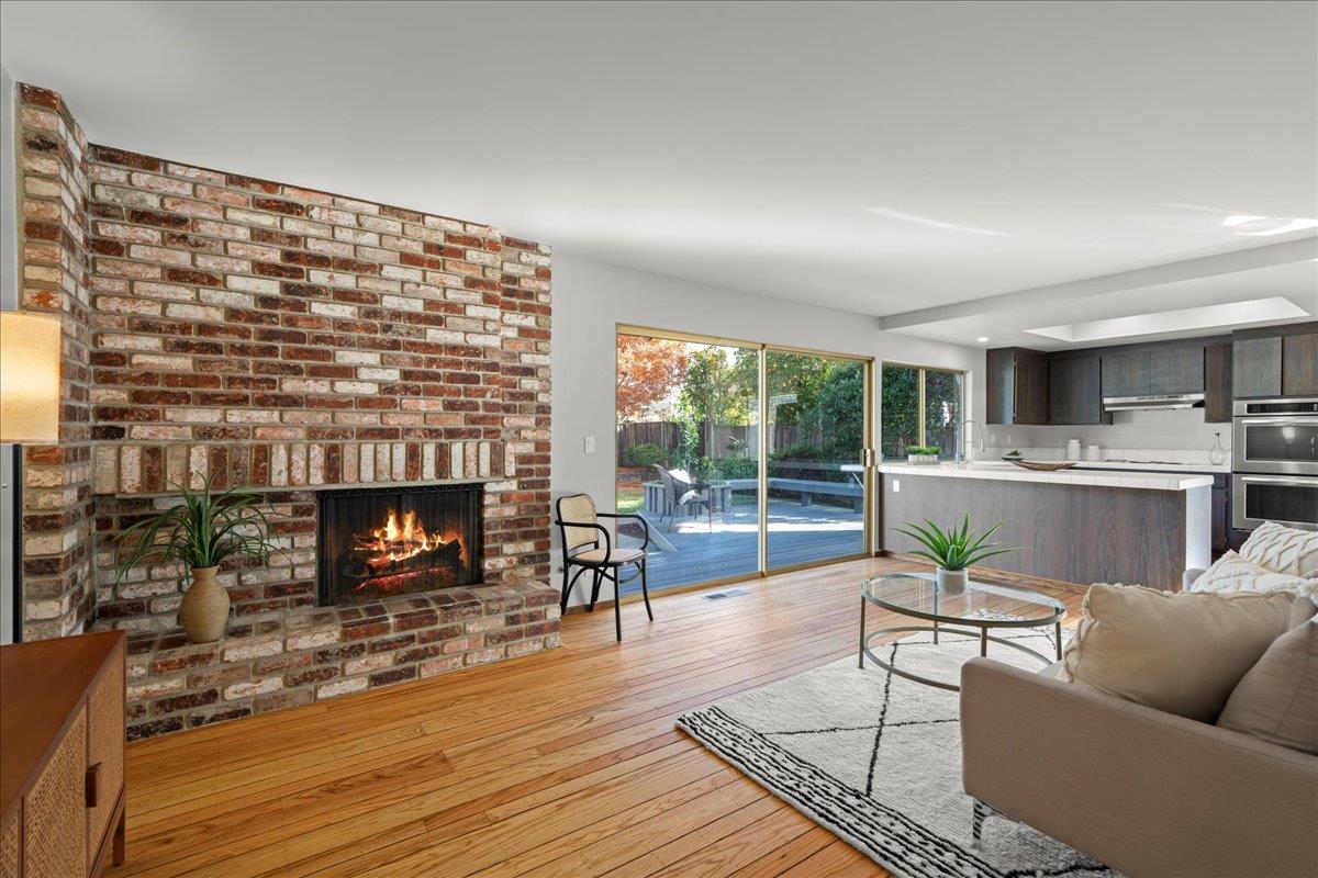 1013 Burlwood DR