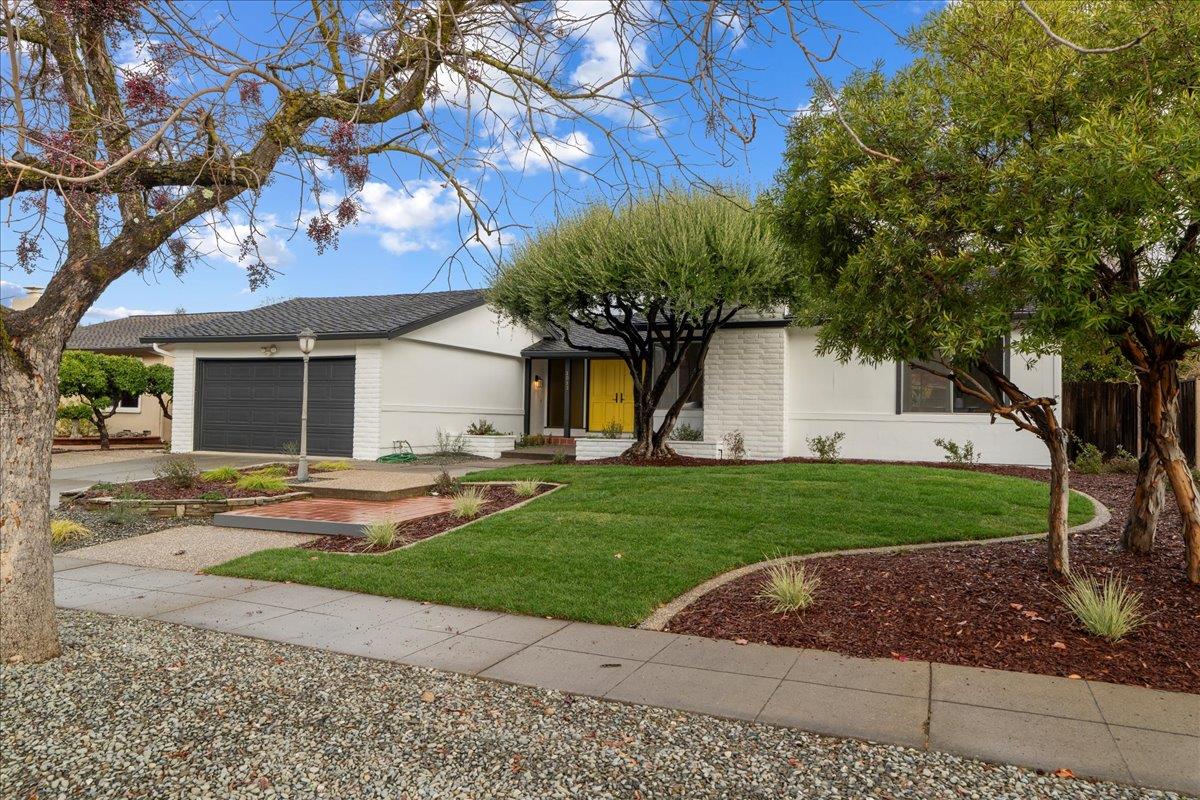 1013 Burlwood DR