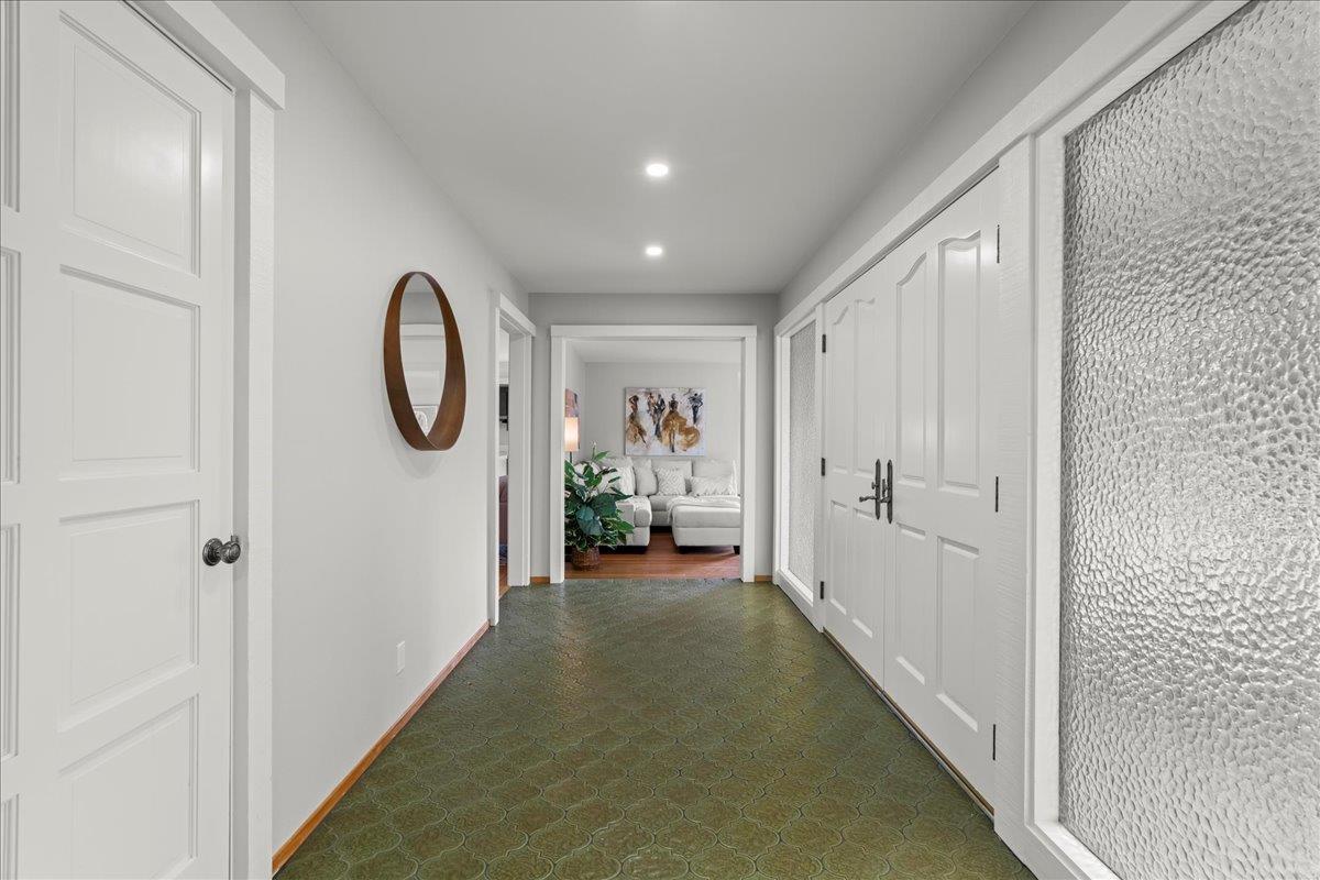 1013 Burlwood DR