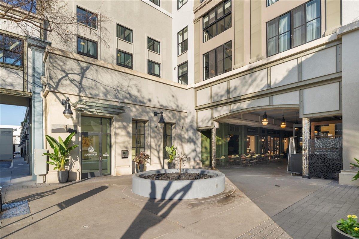333 Santana Row 239