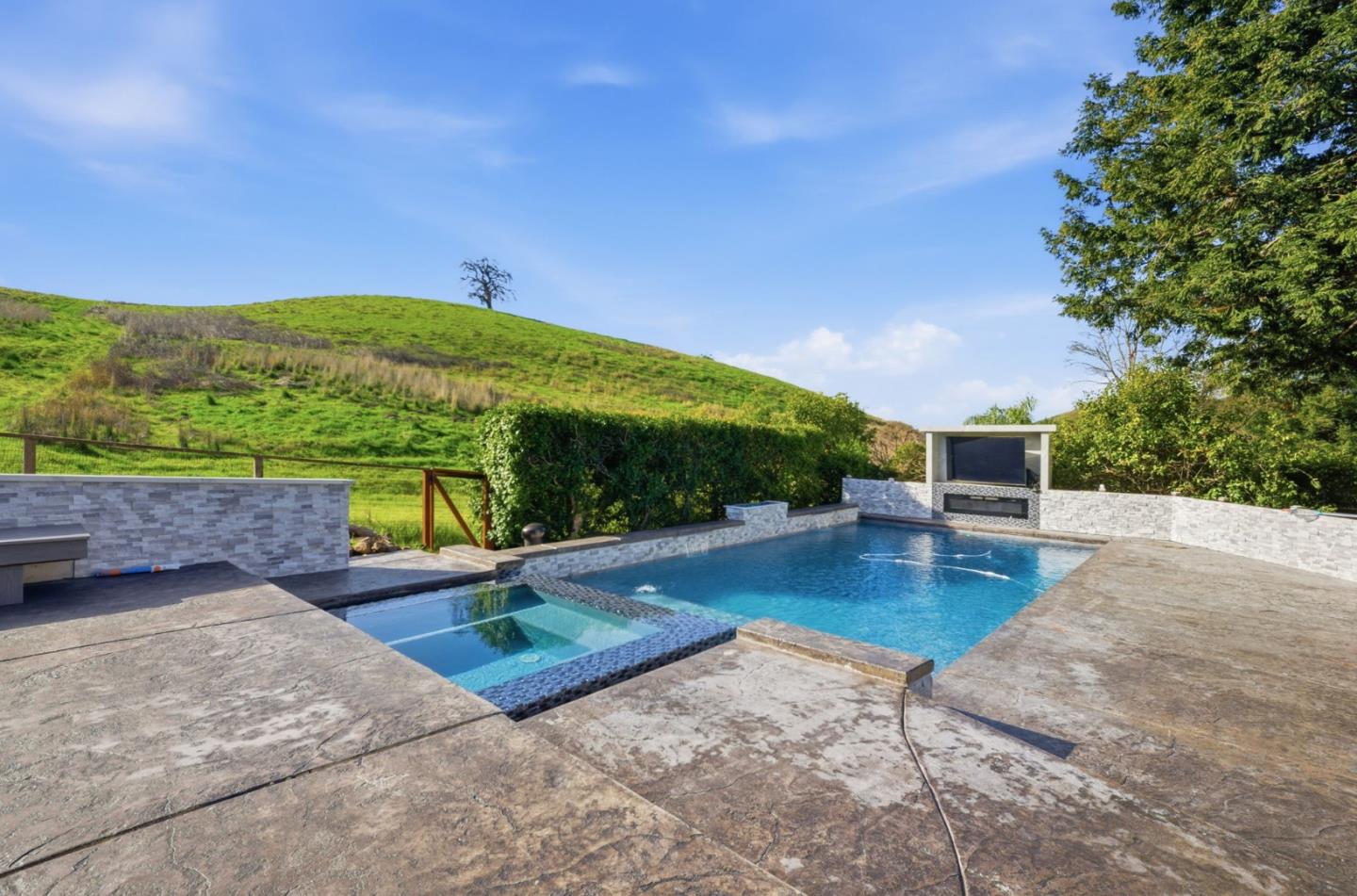 4286 Silver Meadow Court