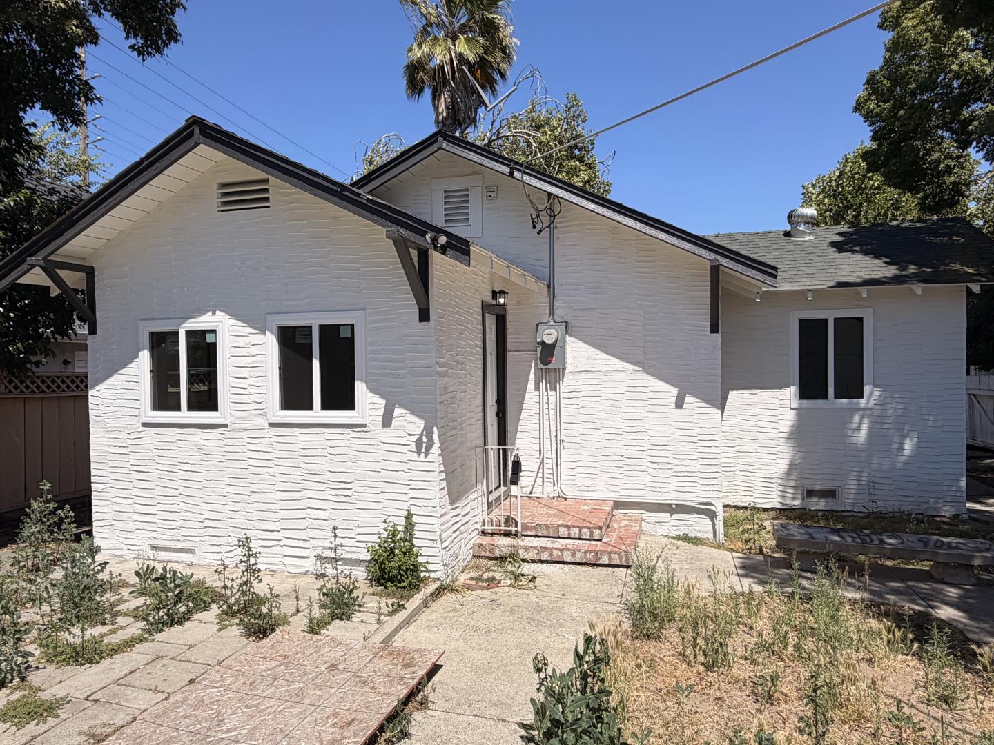 1505 Victoria Drive