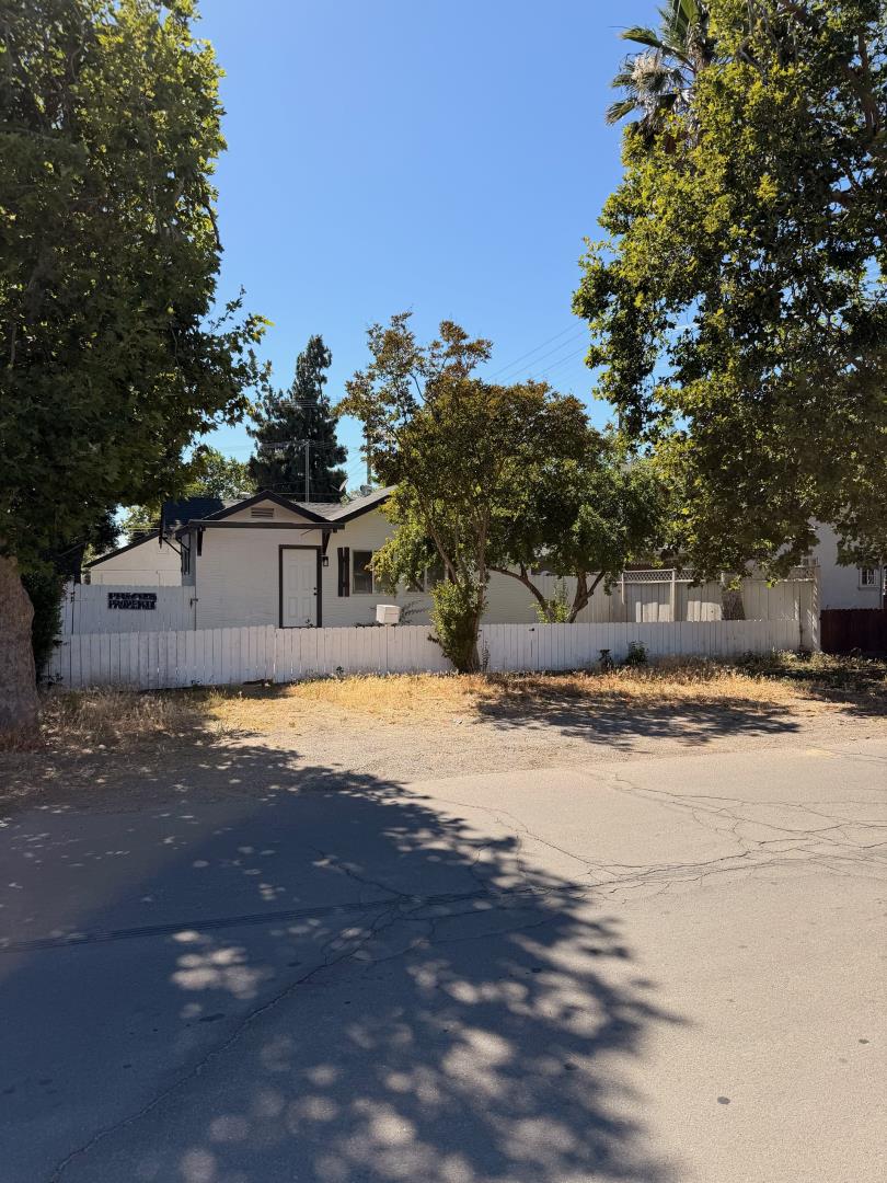 1505 Victoria Drive
