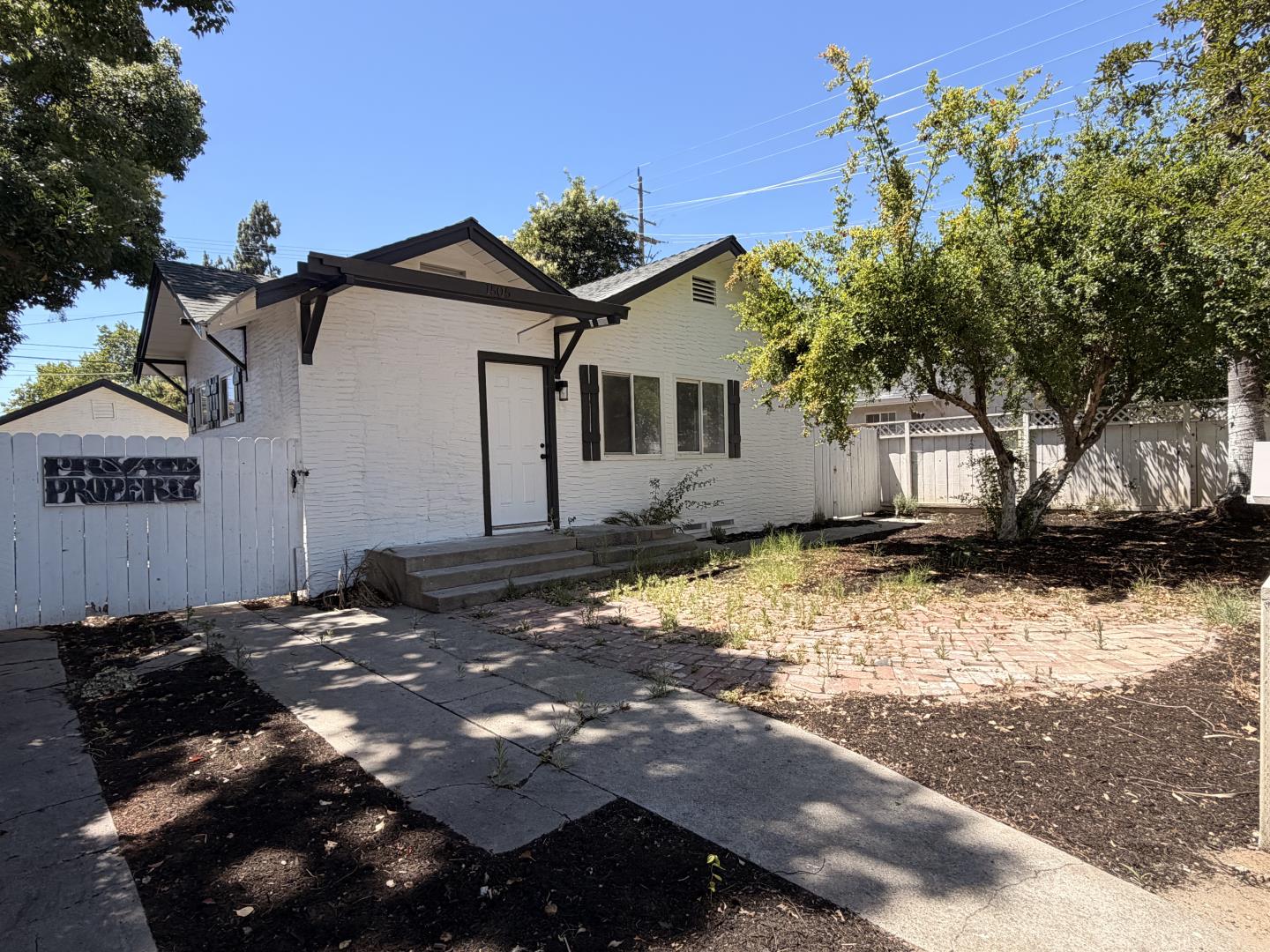 1505 Victoria Drive