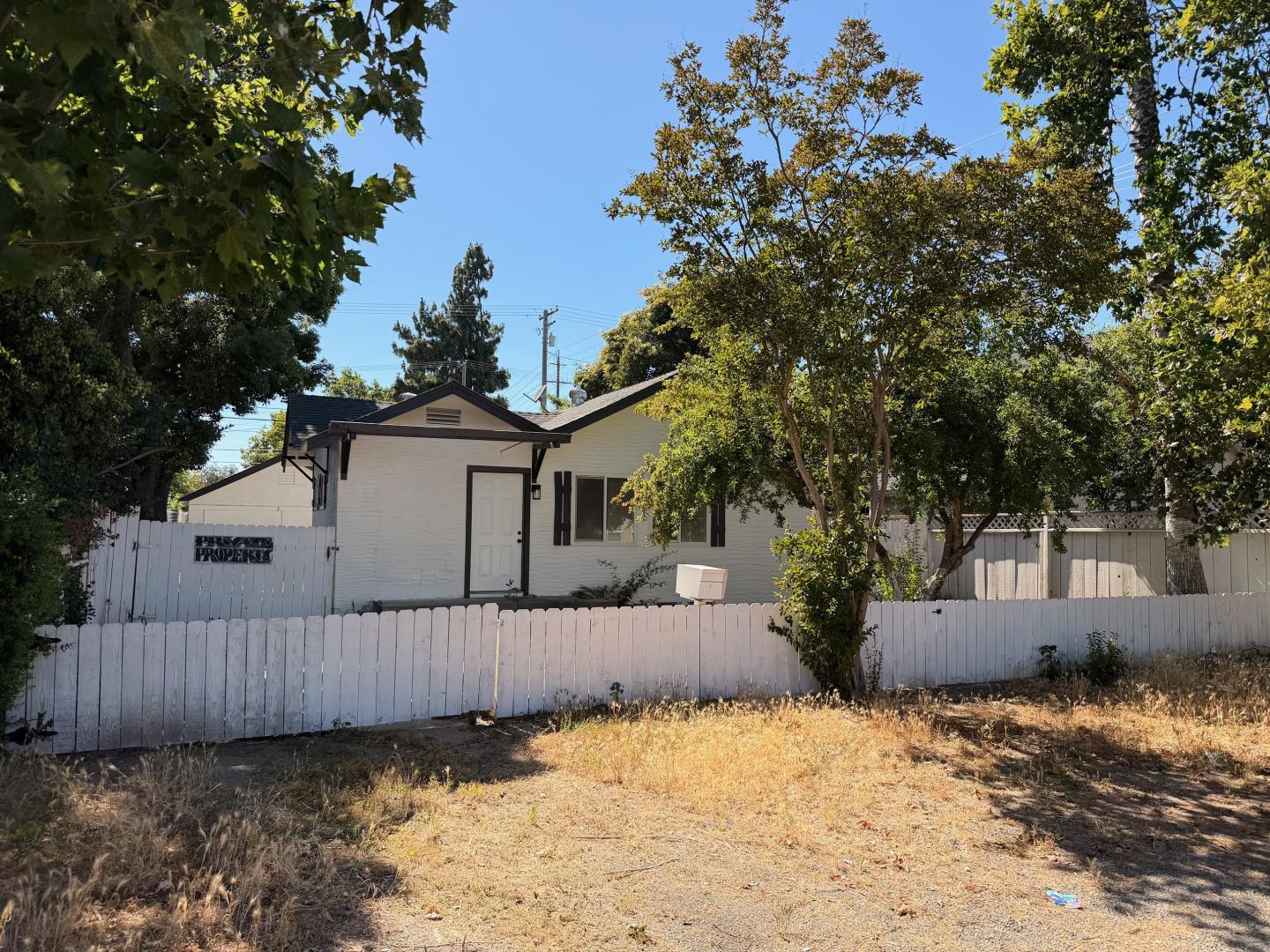 1505 Victoria Drive