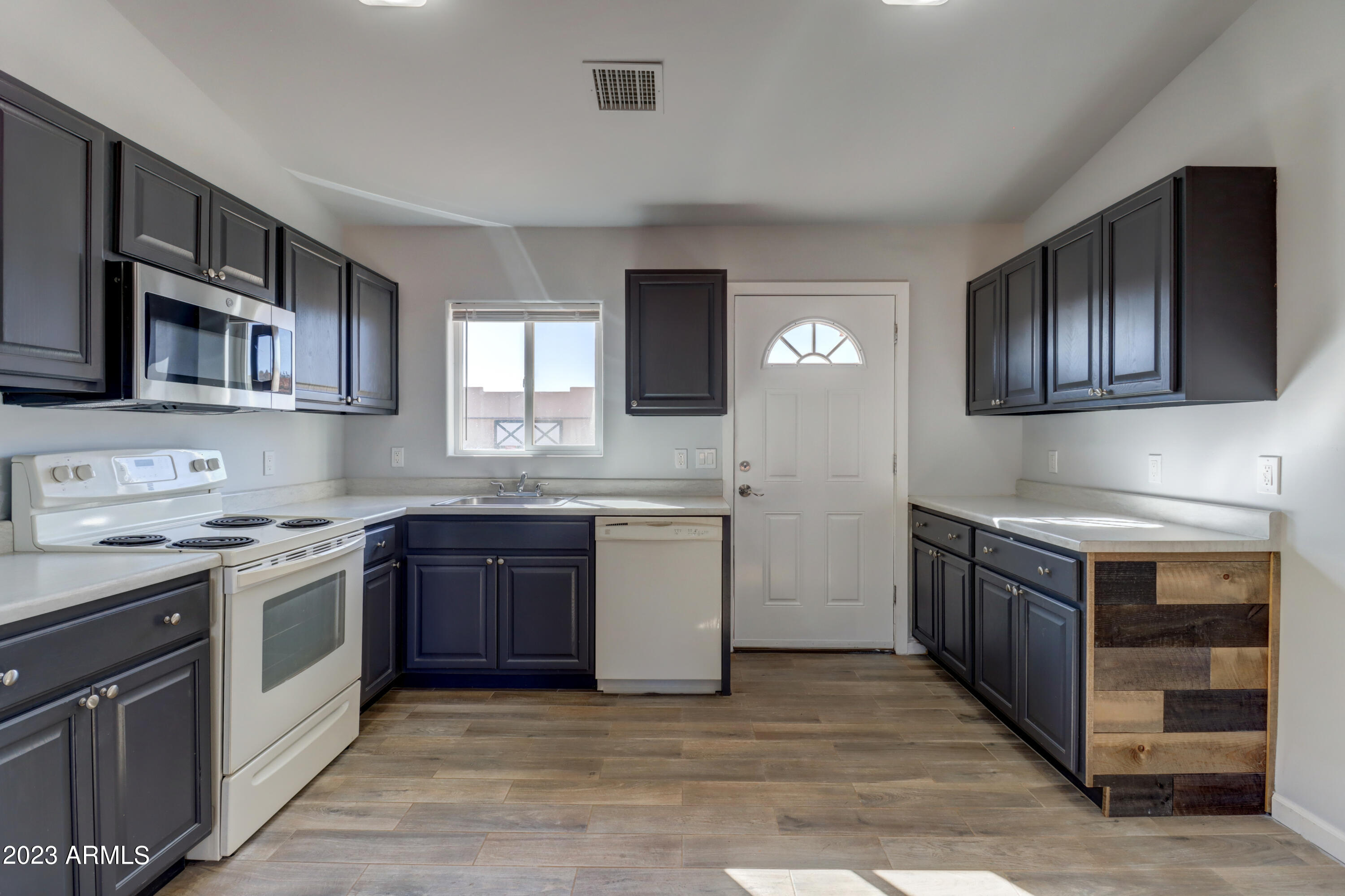 185 Mockingbird Lane