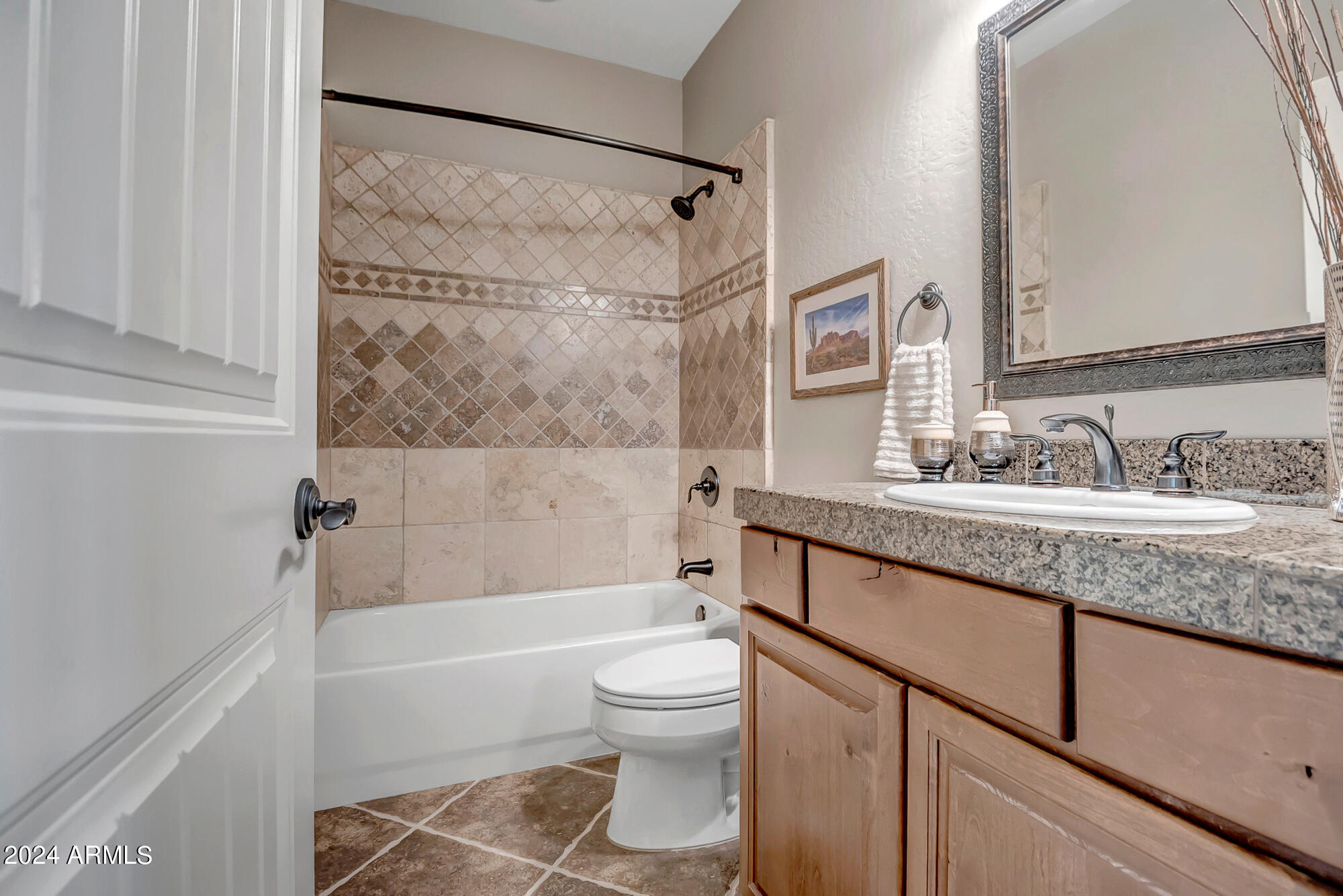 321 W SADDLE MOUNTAIN Road