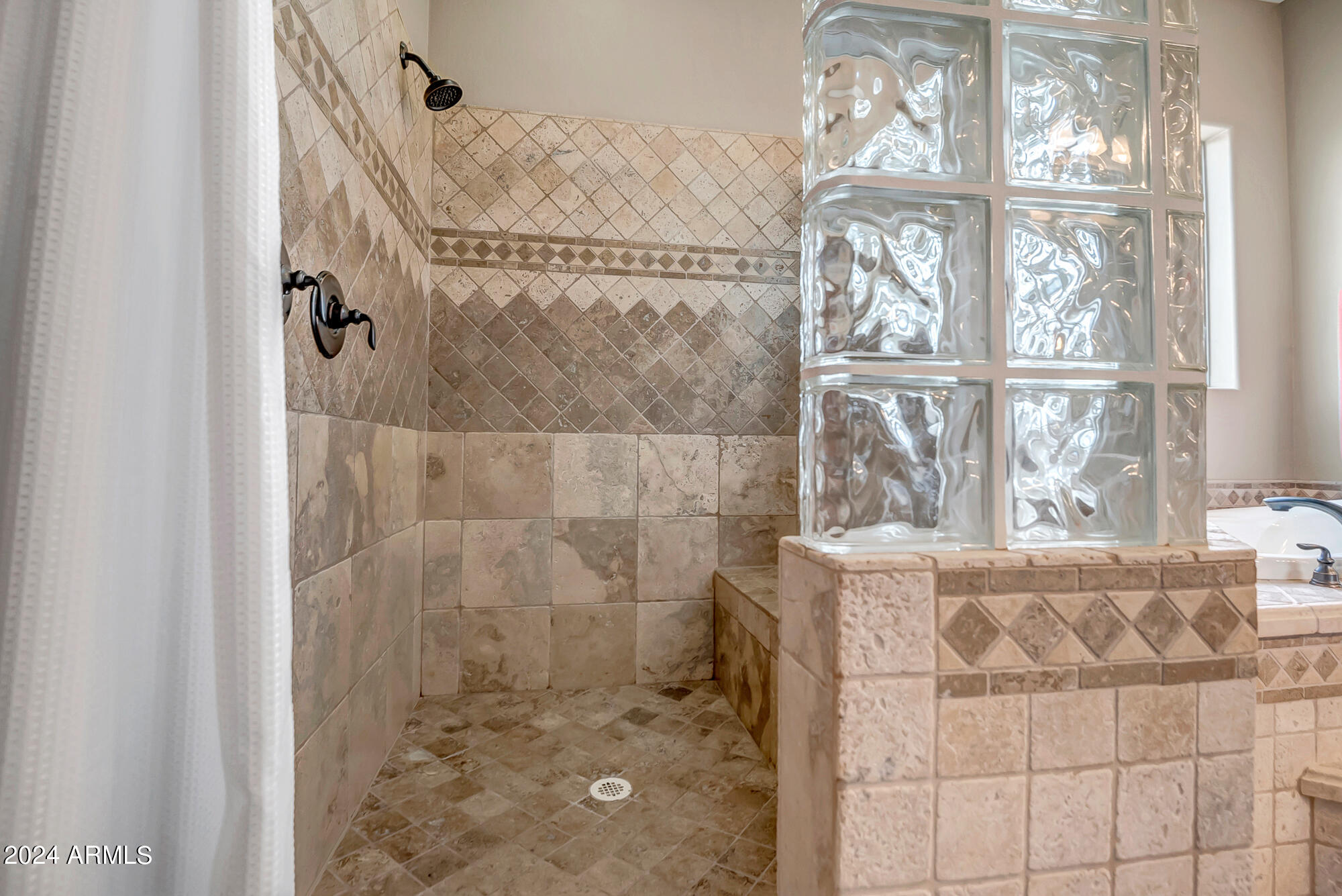 321 W SADDLE MOUNTAIN Road