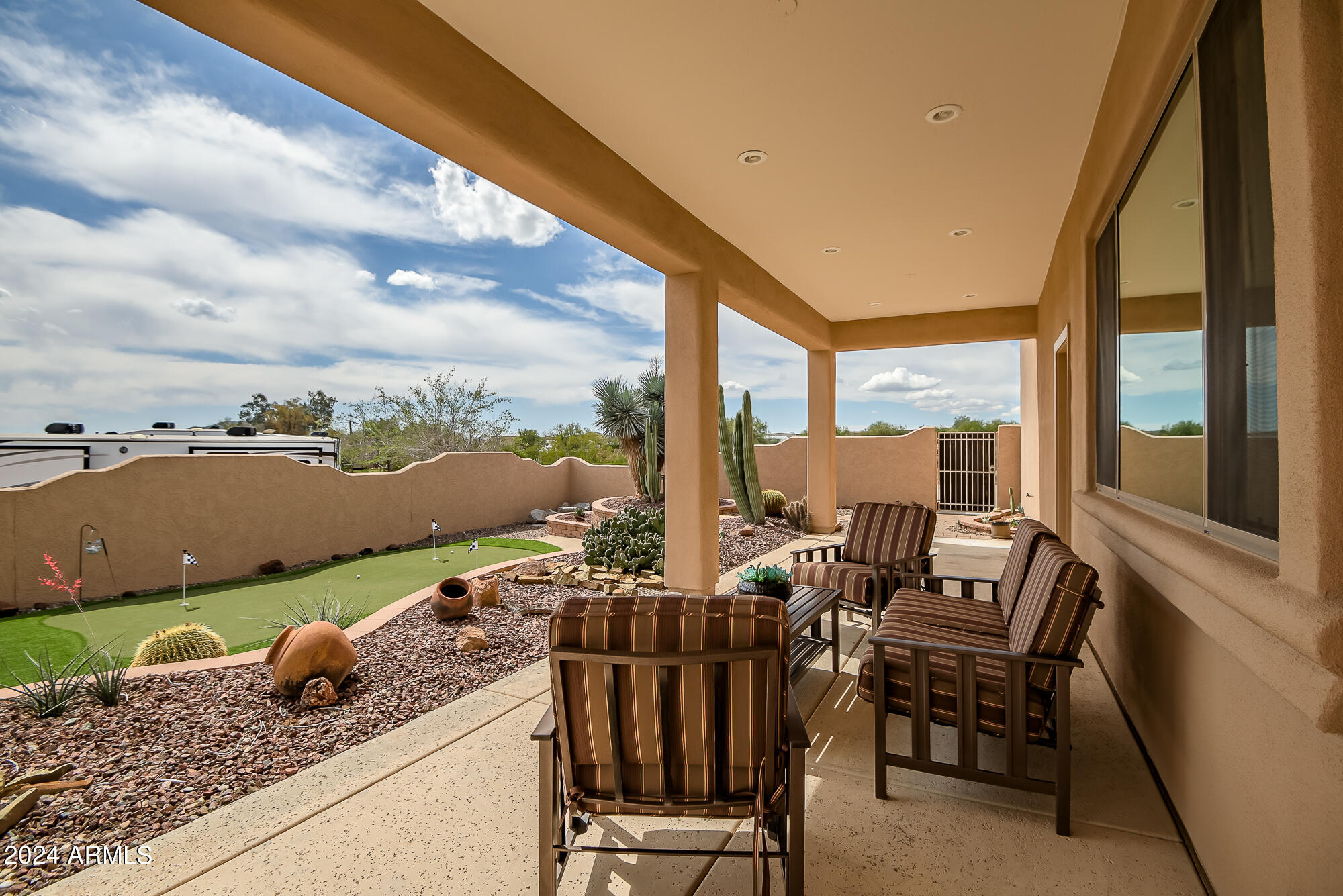 321 W SADDLE MOUNTAIN Road