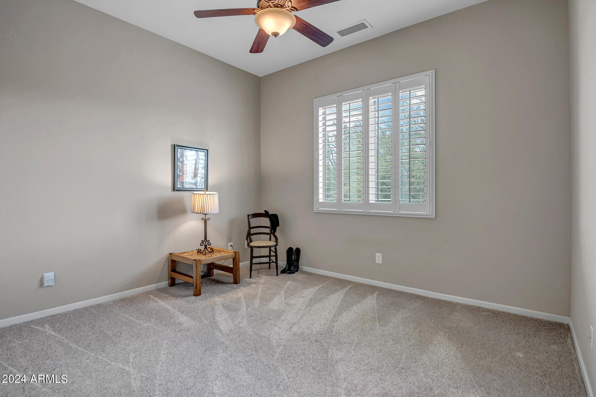 321 W SADDLE MOUNTAIN Road