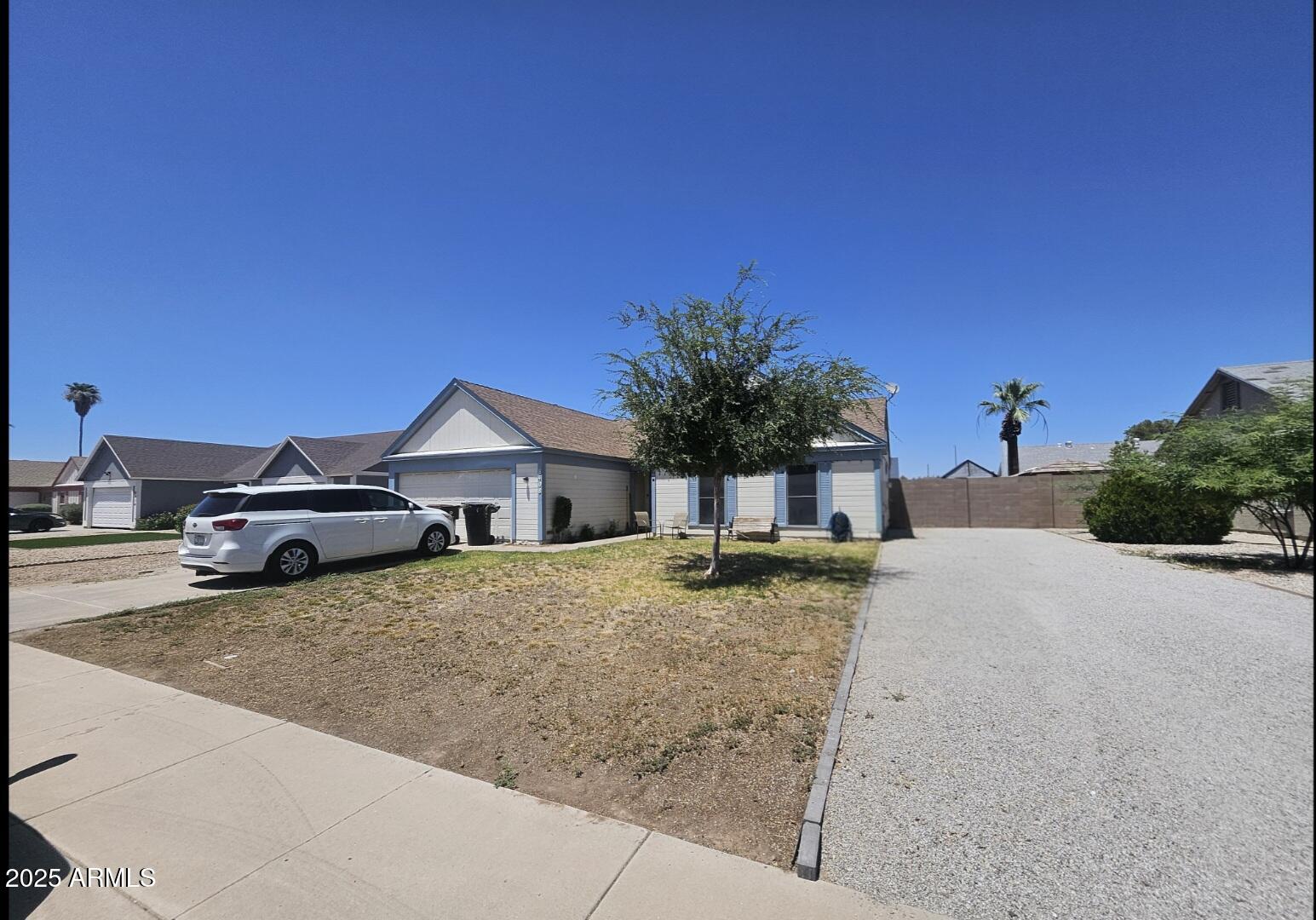 8408 W CORRINE Drive
