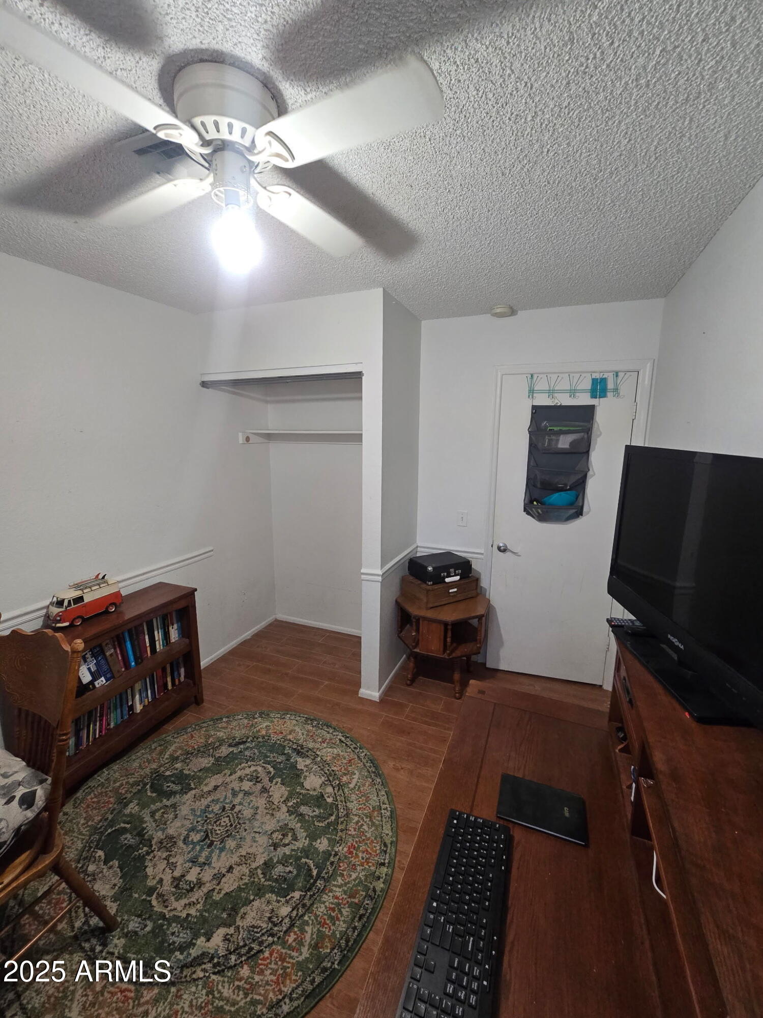 8408 W CORRINE Drive