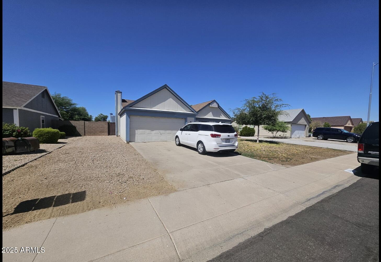 8408 W CORRINE Drive