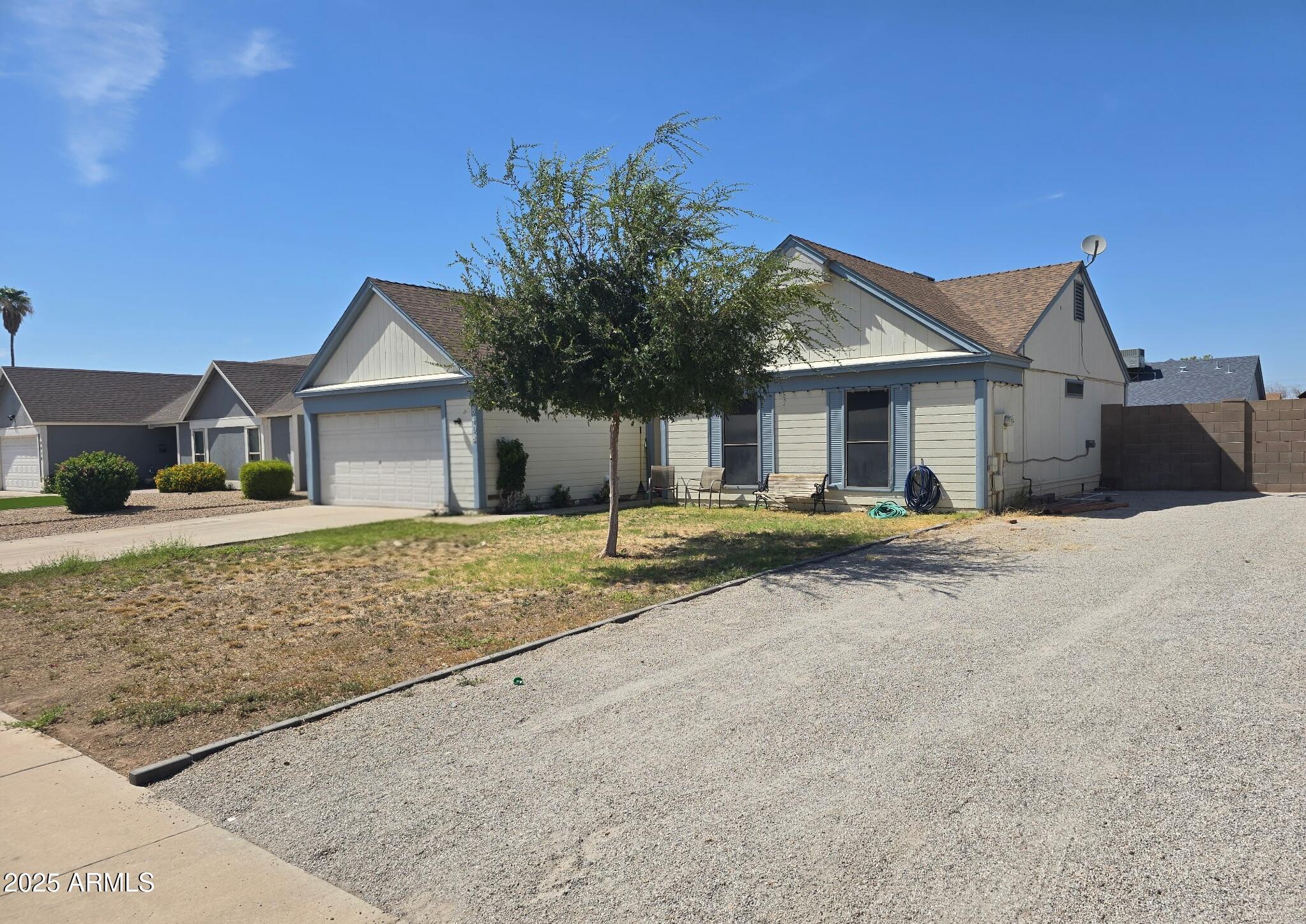 8408 W CORRINE Drive