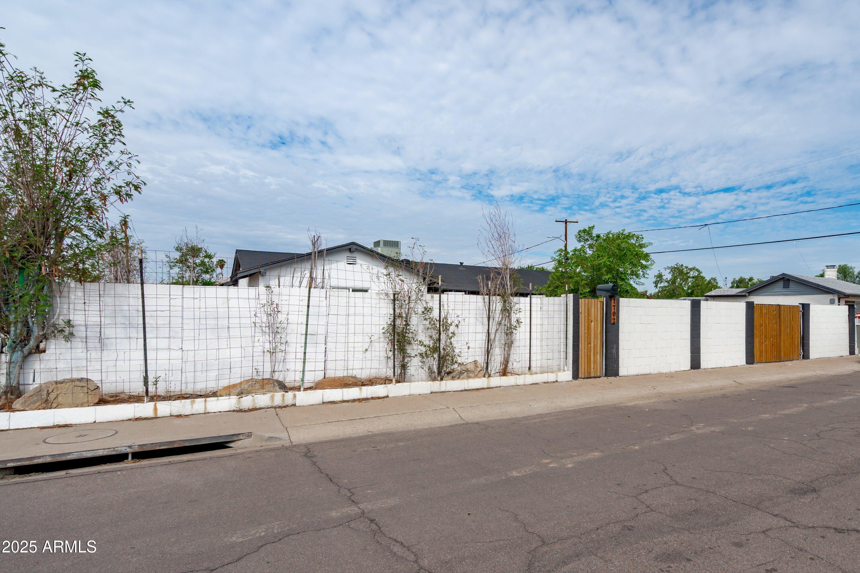 1702 W INDIAN SCHOOL Road