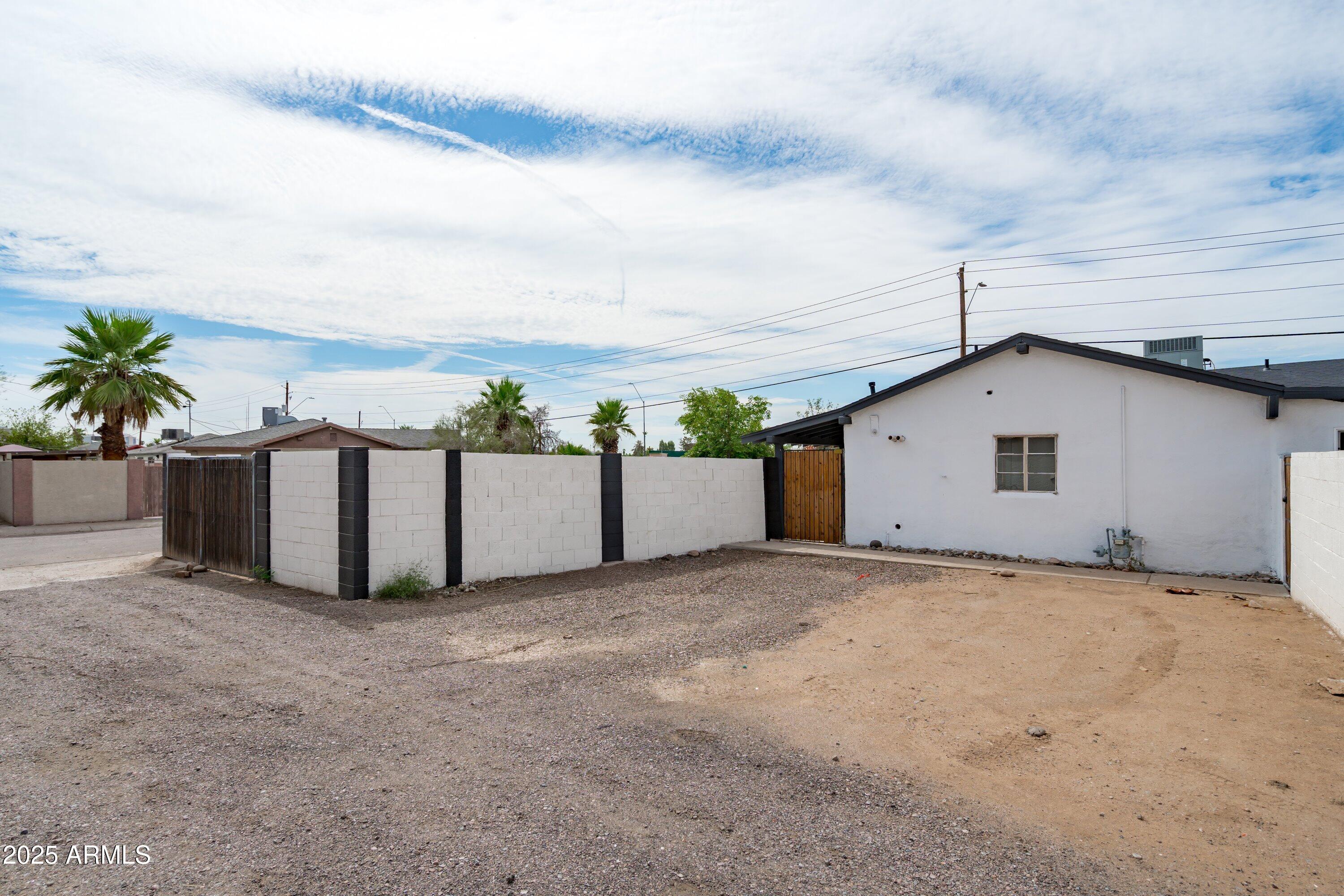 1702 W INDIAN SCHOOL Road