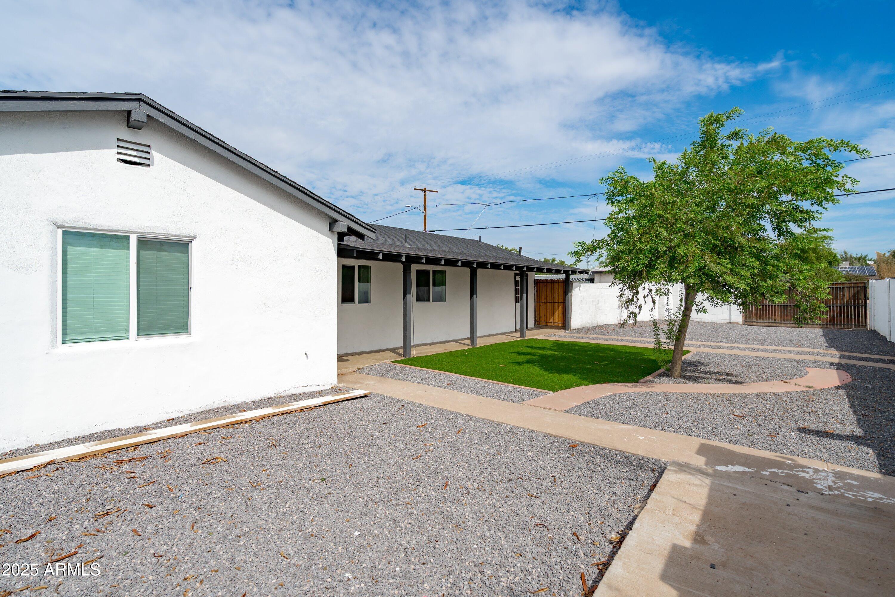 1702 W INDIAN SCHOOL Road