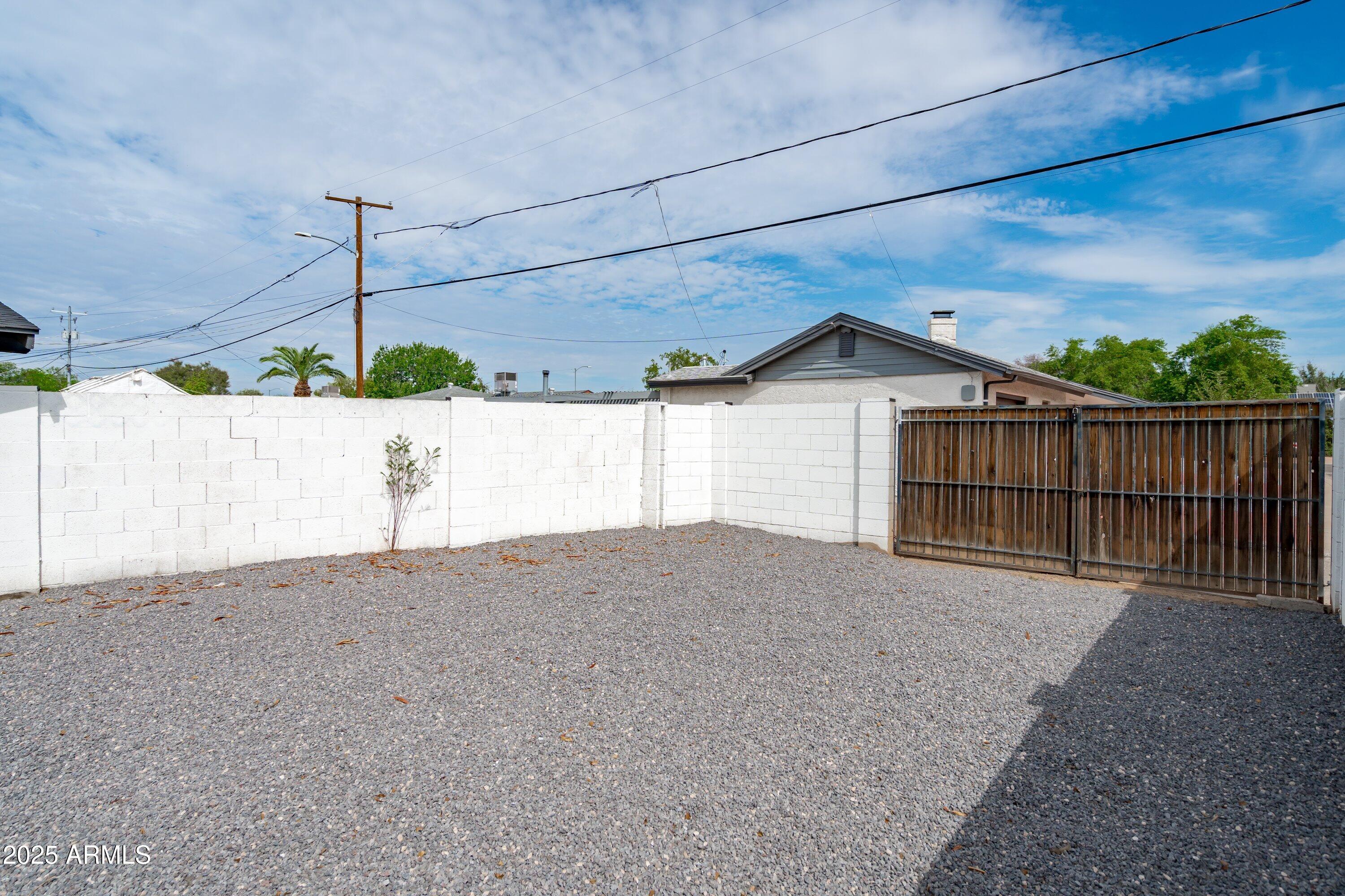 1702 W INDIAN SCHOOL Road