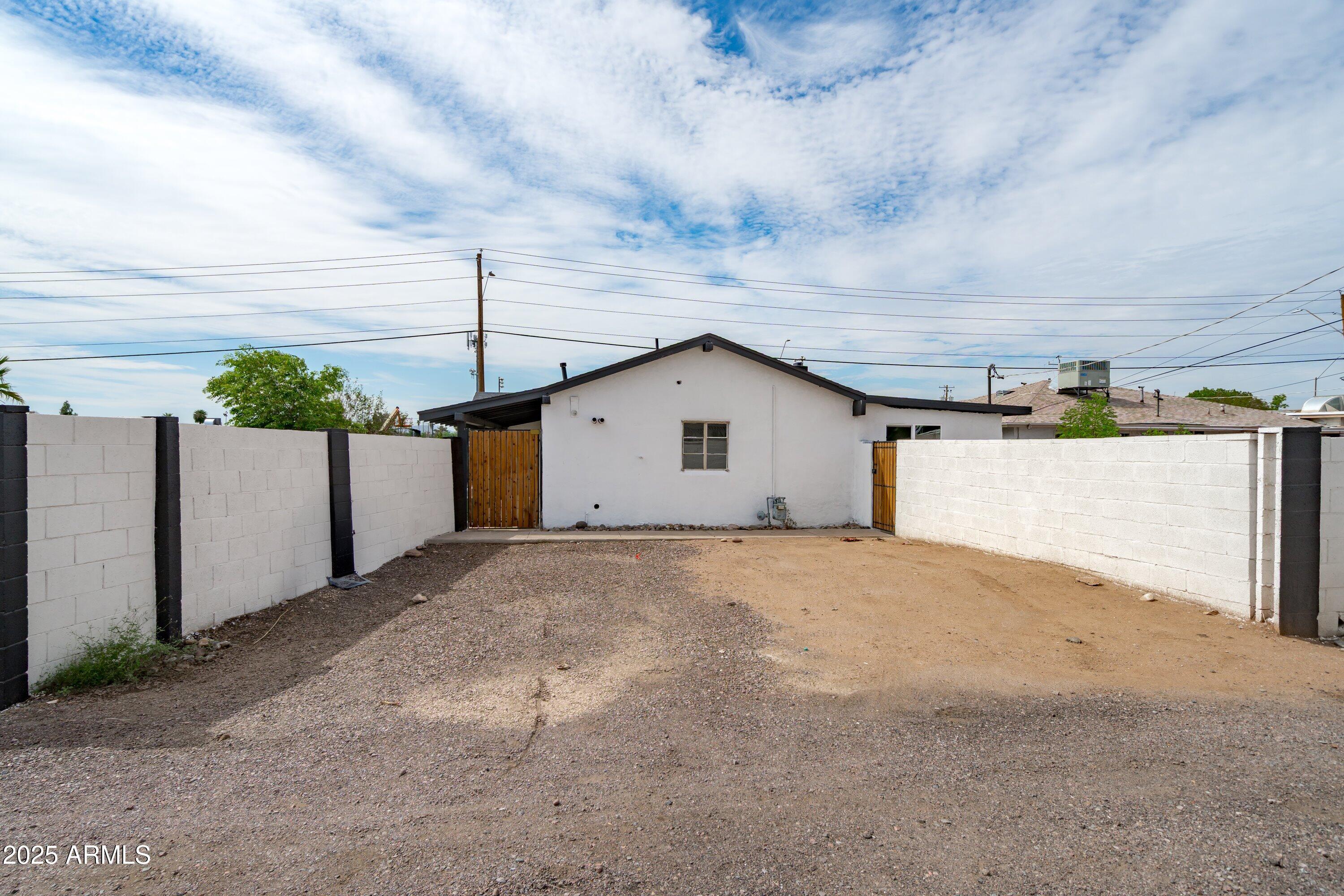 1702 W INDIAN SCHOOL Road