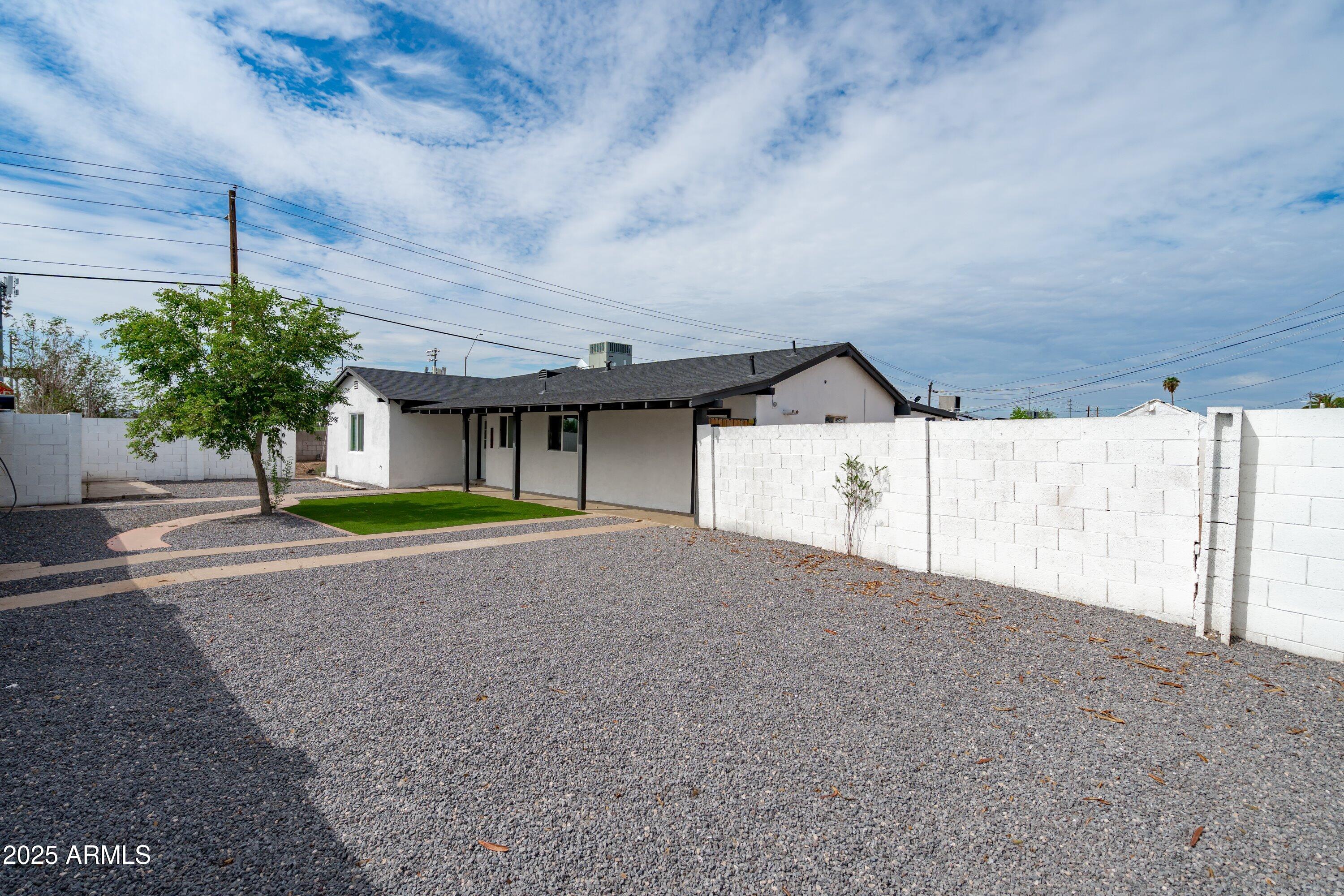 1702 W INDIAN SCHOOL Road