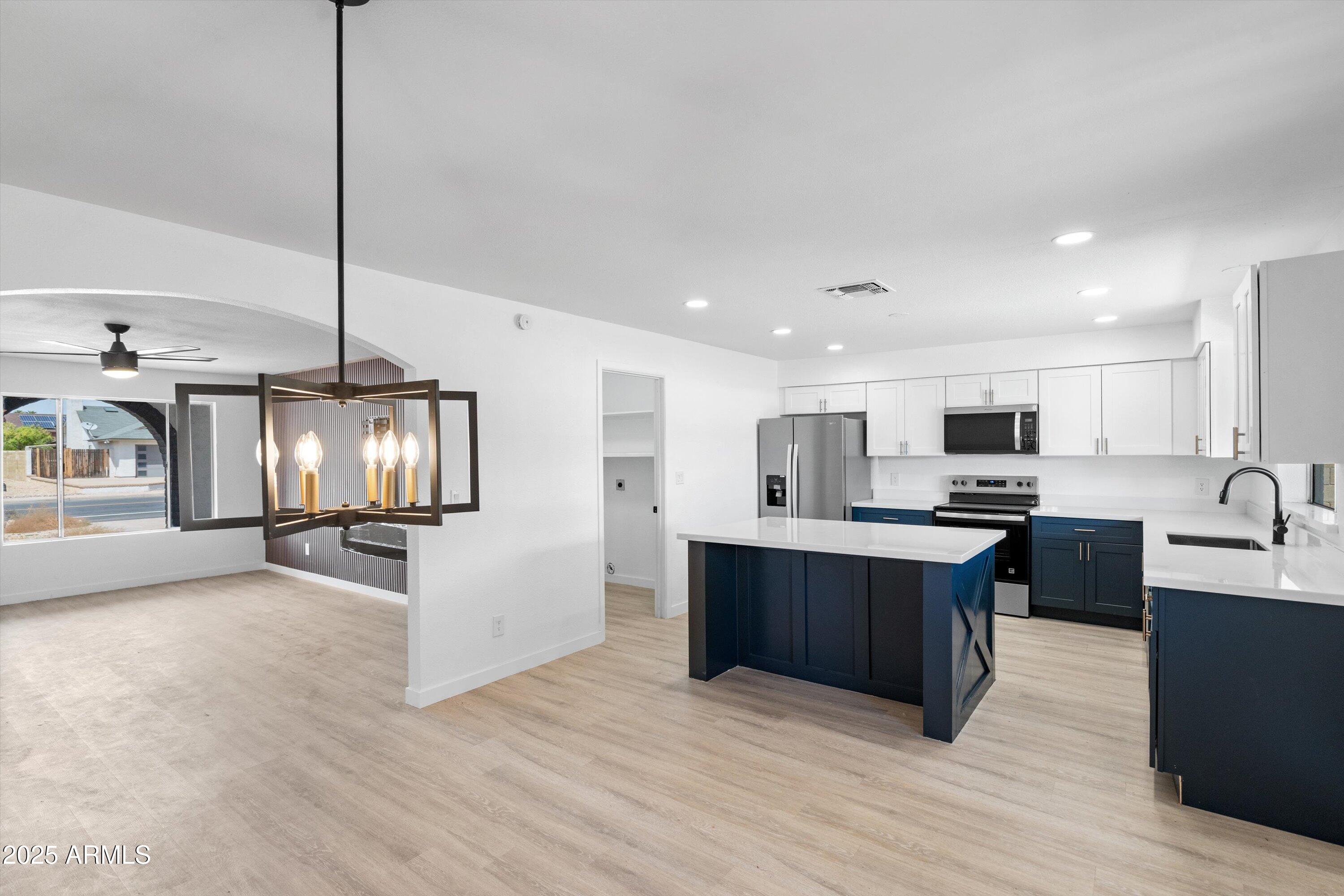 6351 W MOUNTAIN VIEW Road