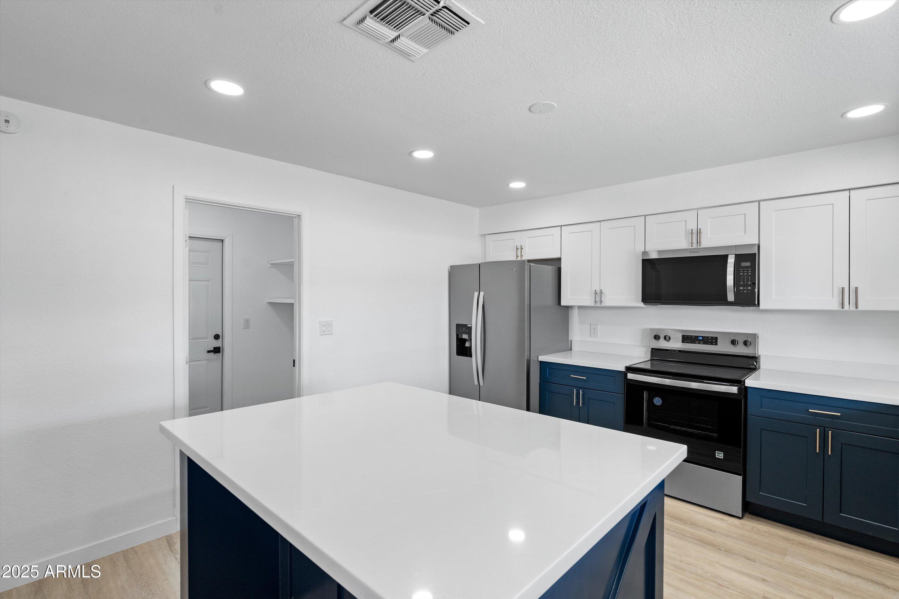 6351 W MOUNTAIN VIEW Road