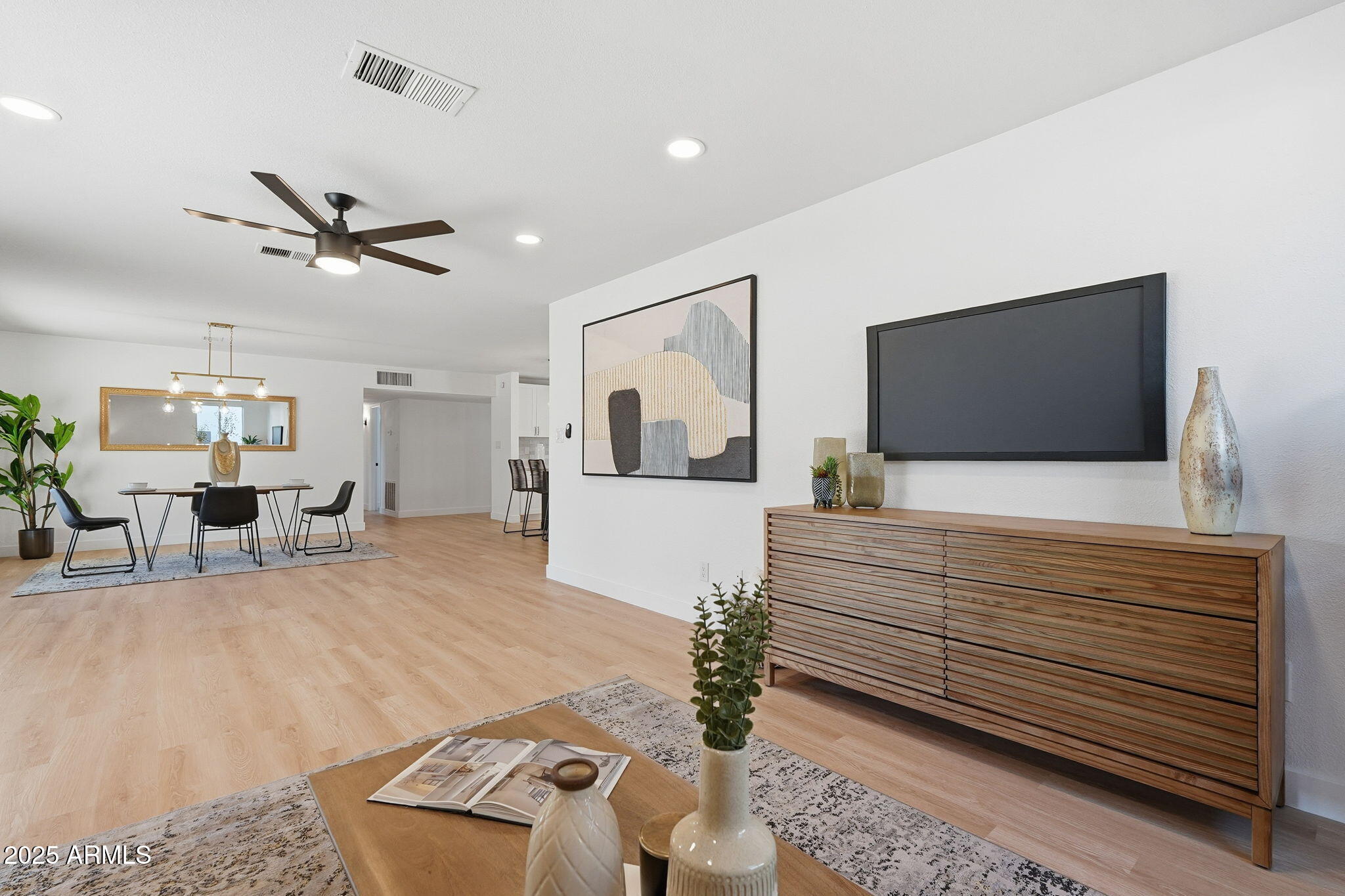 8257 E CYPRESS Street