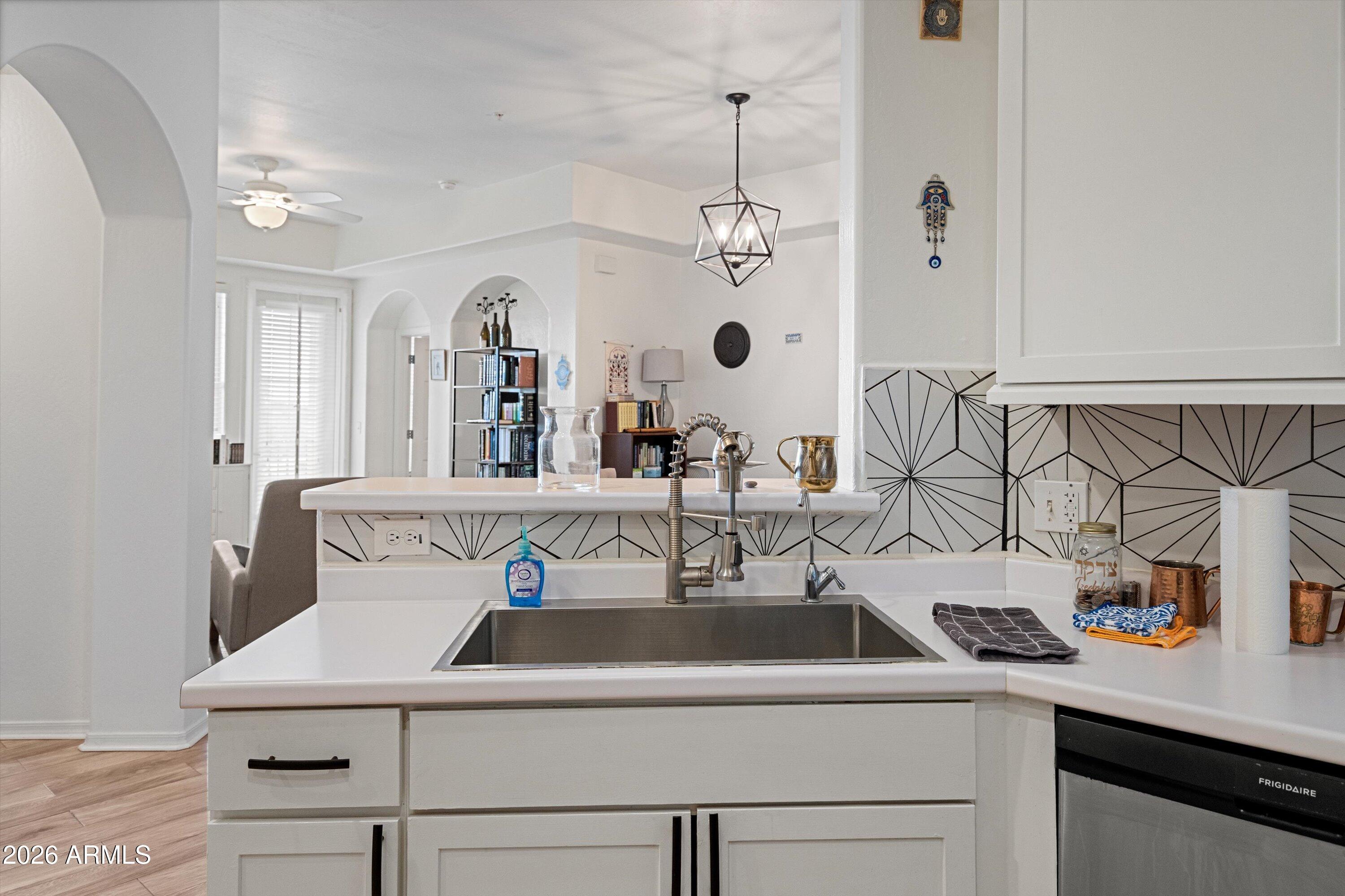 14575 W MOUNTAIN VIEW Boulevard 10307