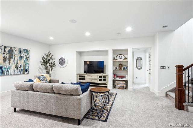 9772 Mirabella Point