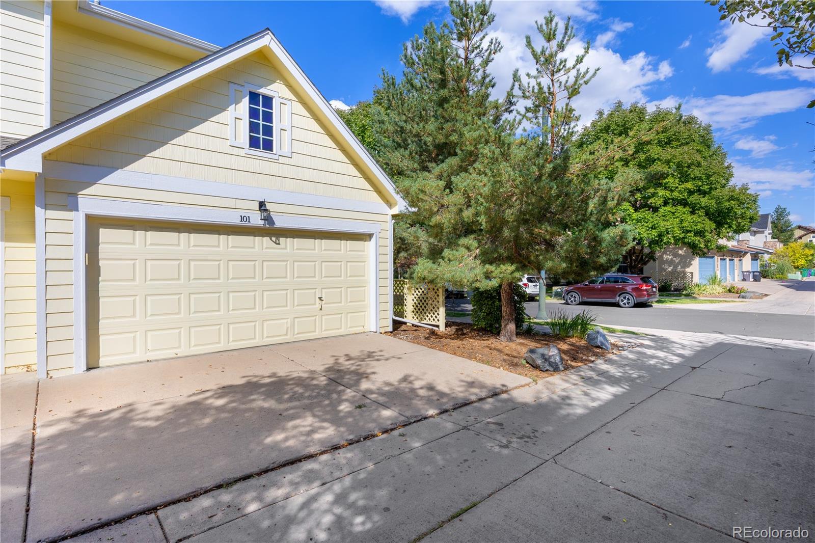 8992 E 24th Place Unit: 101