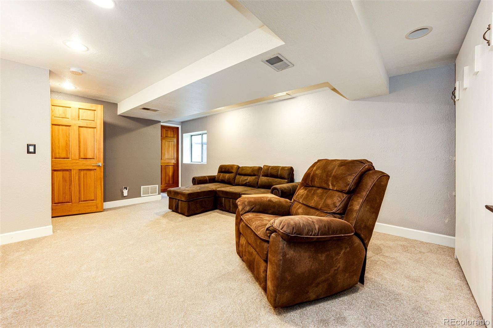 9846 Spring Hill Lane