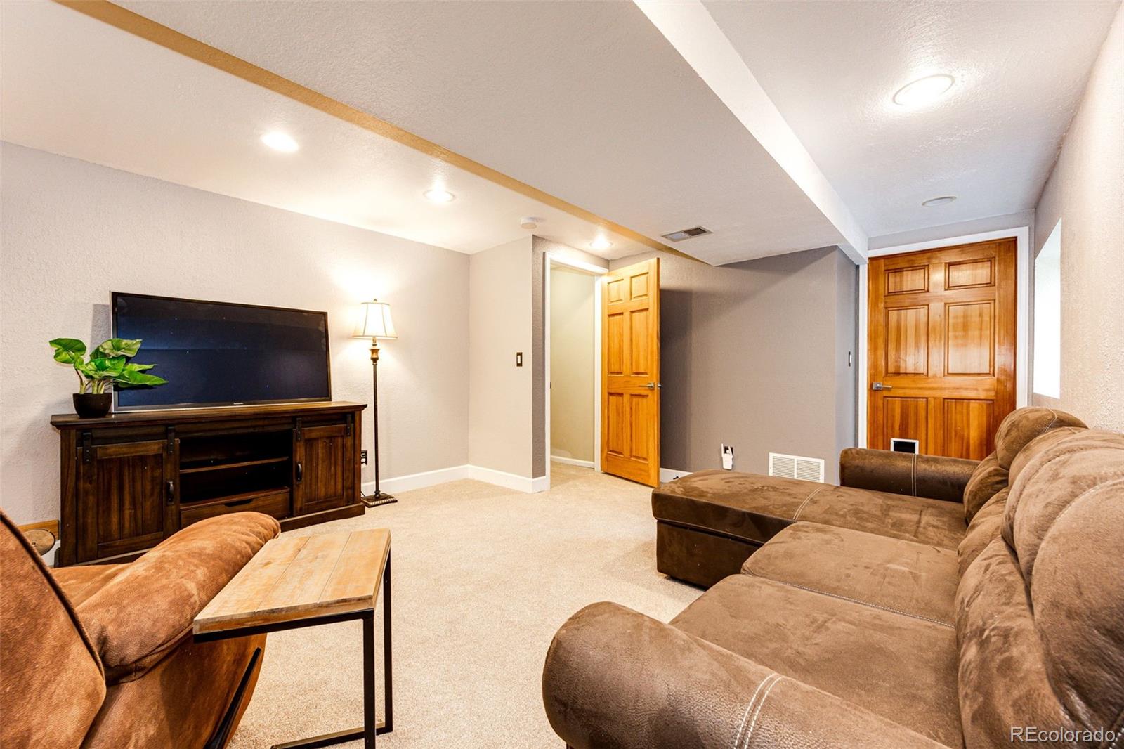 9846 Spring Hill Lane