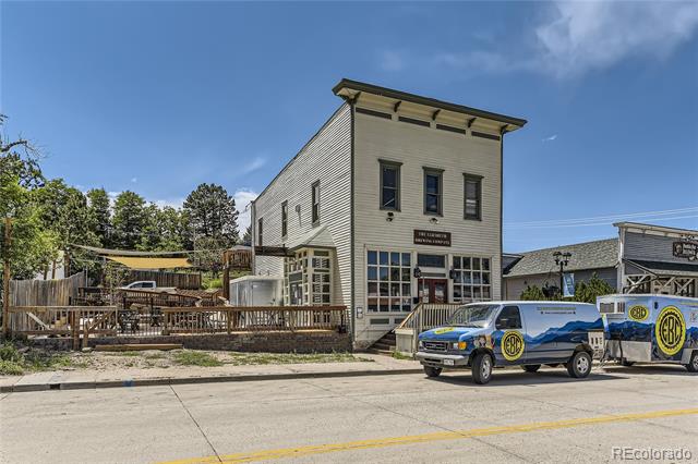 898 Congress Place