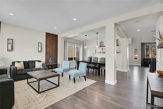 298 Hampstead Avenue