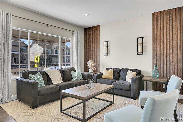 298 Hampstead Avenue