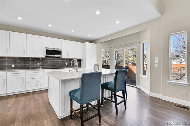 298 Hampstead Avenue